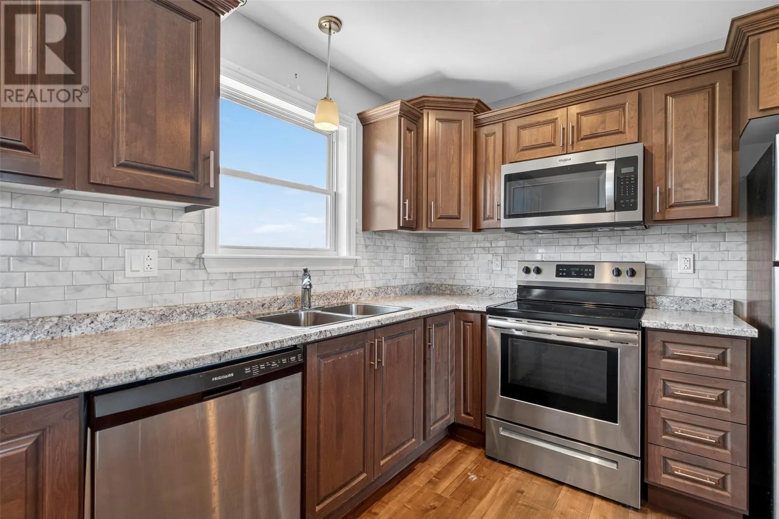 7 Valleybrook Place