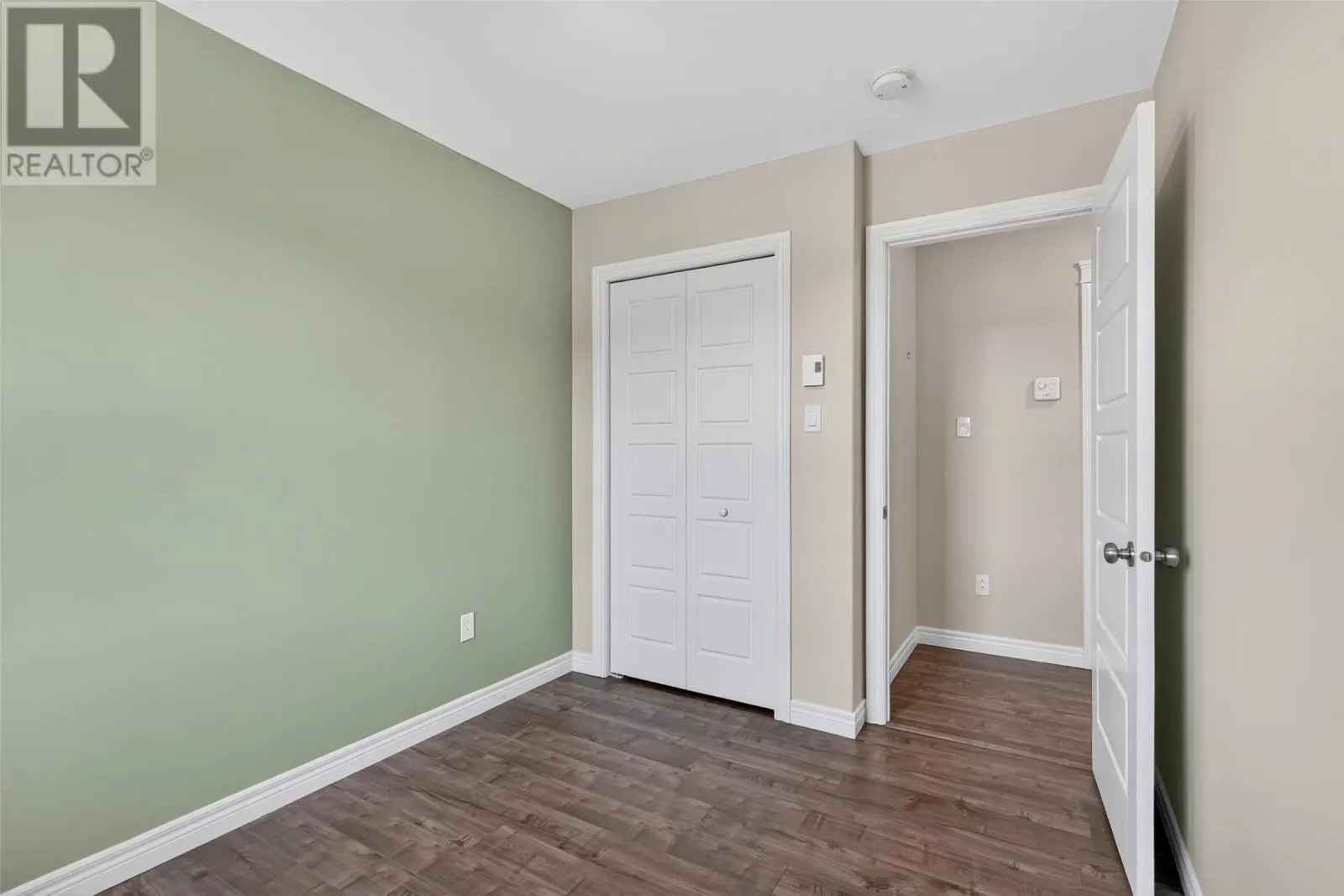 7 Valleybrook Place