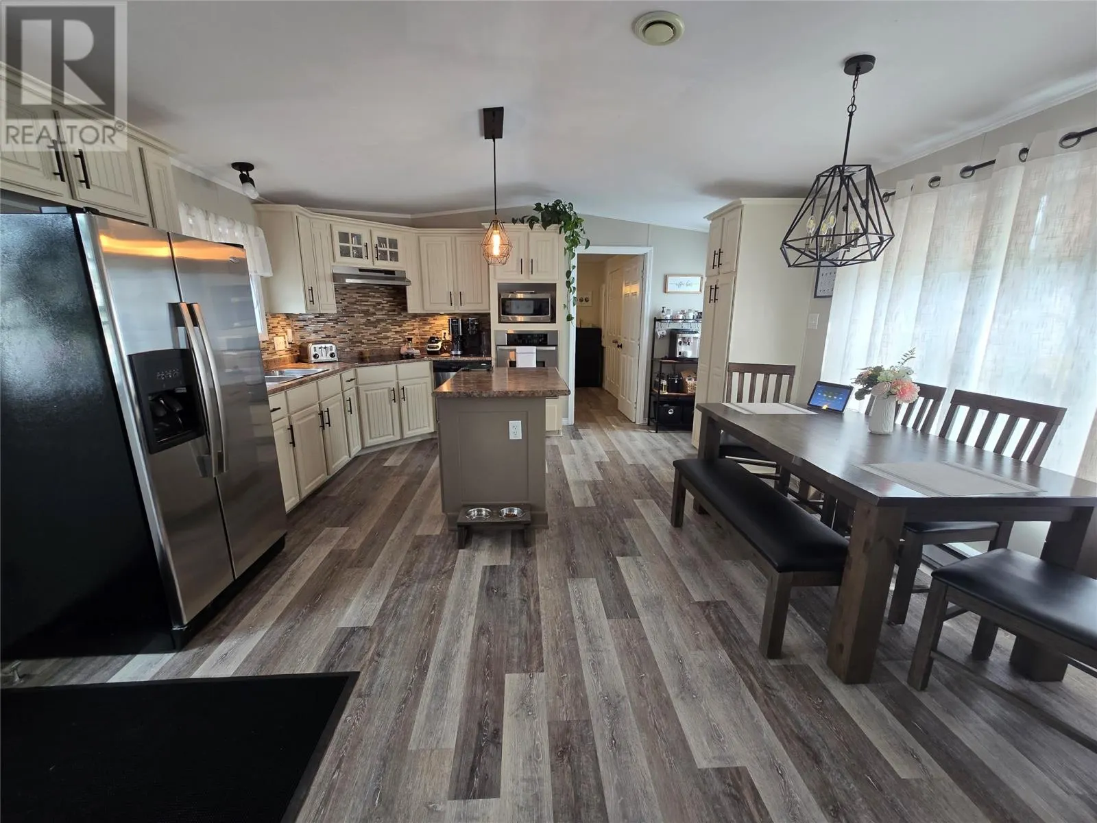 4058 Malakoff Crescent