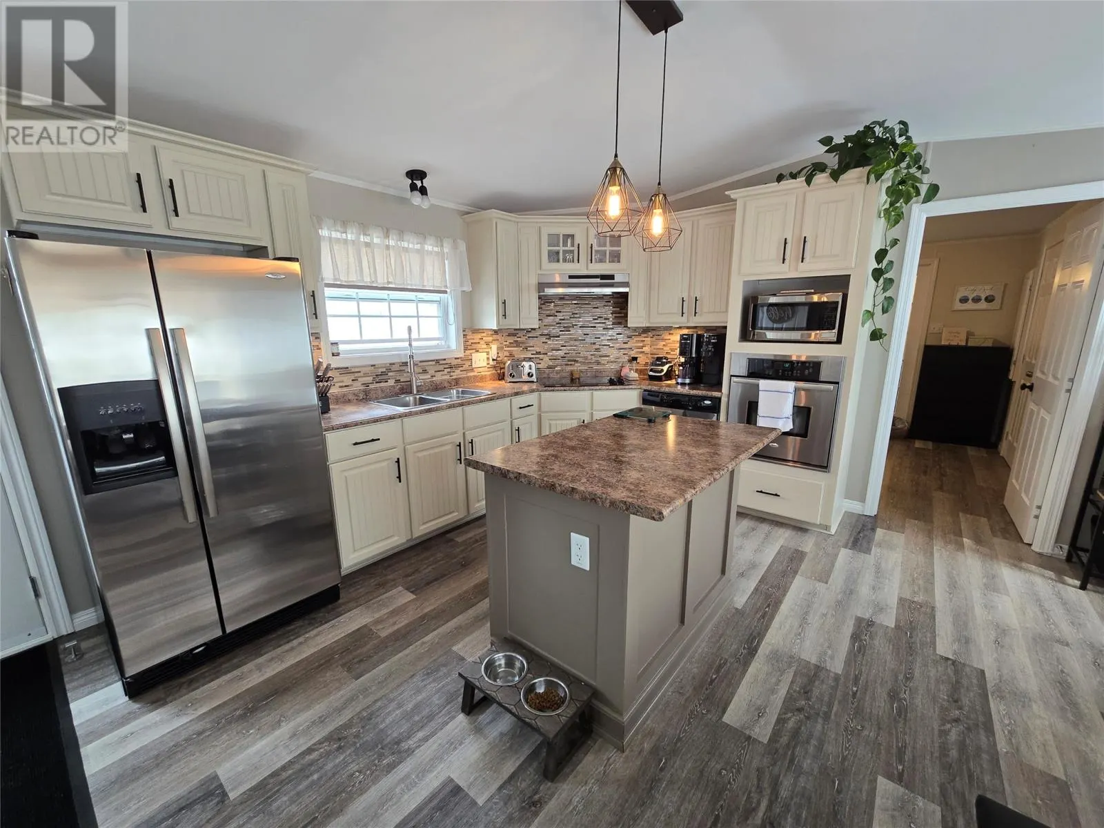 4058 Malakoff Crescent