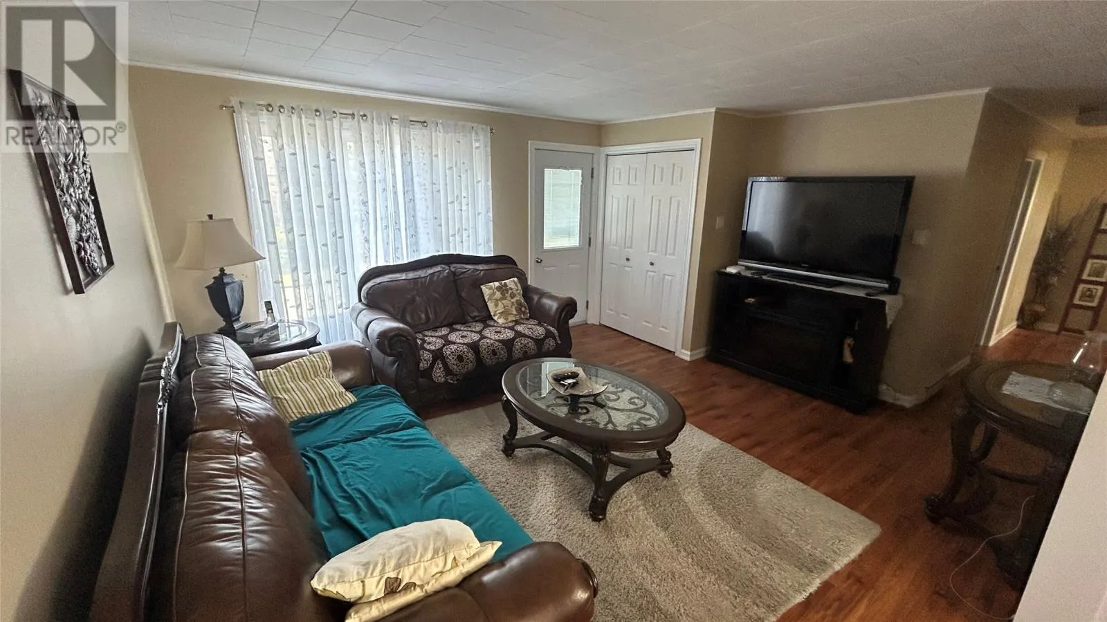 9 Bayview Avenue