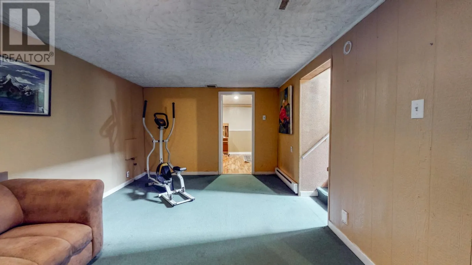 27 Della Drive