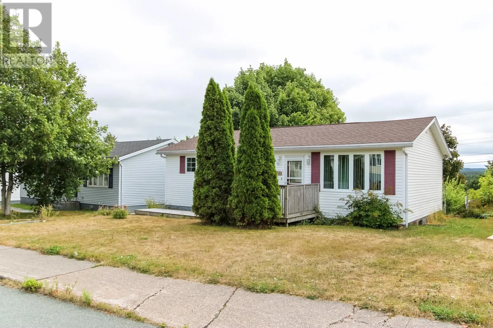27 Della Drive