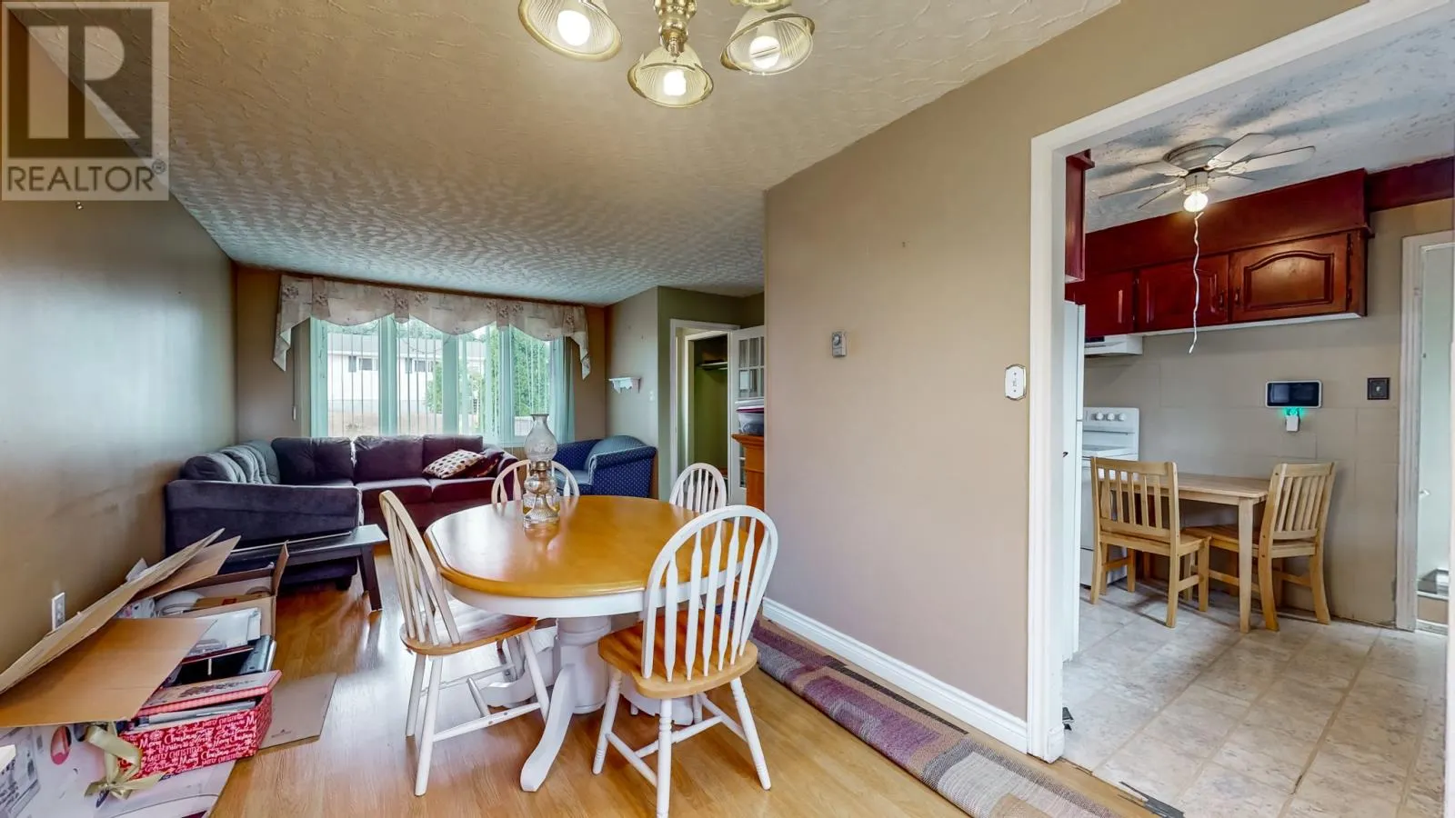 27 Della Drive