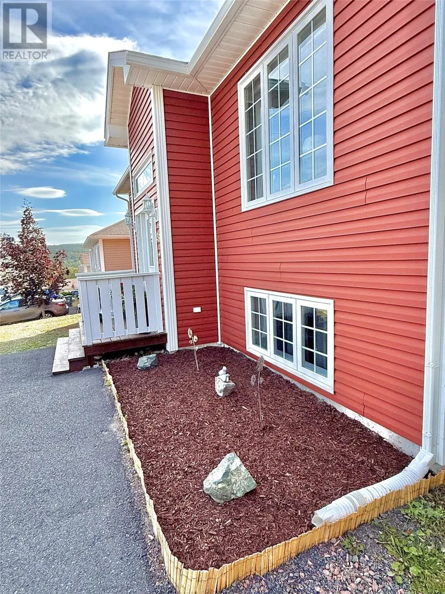 33 CLYDE Avenue