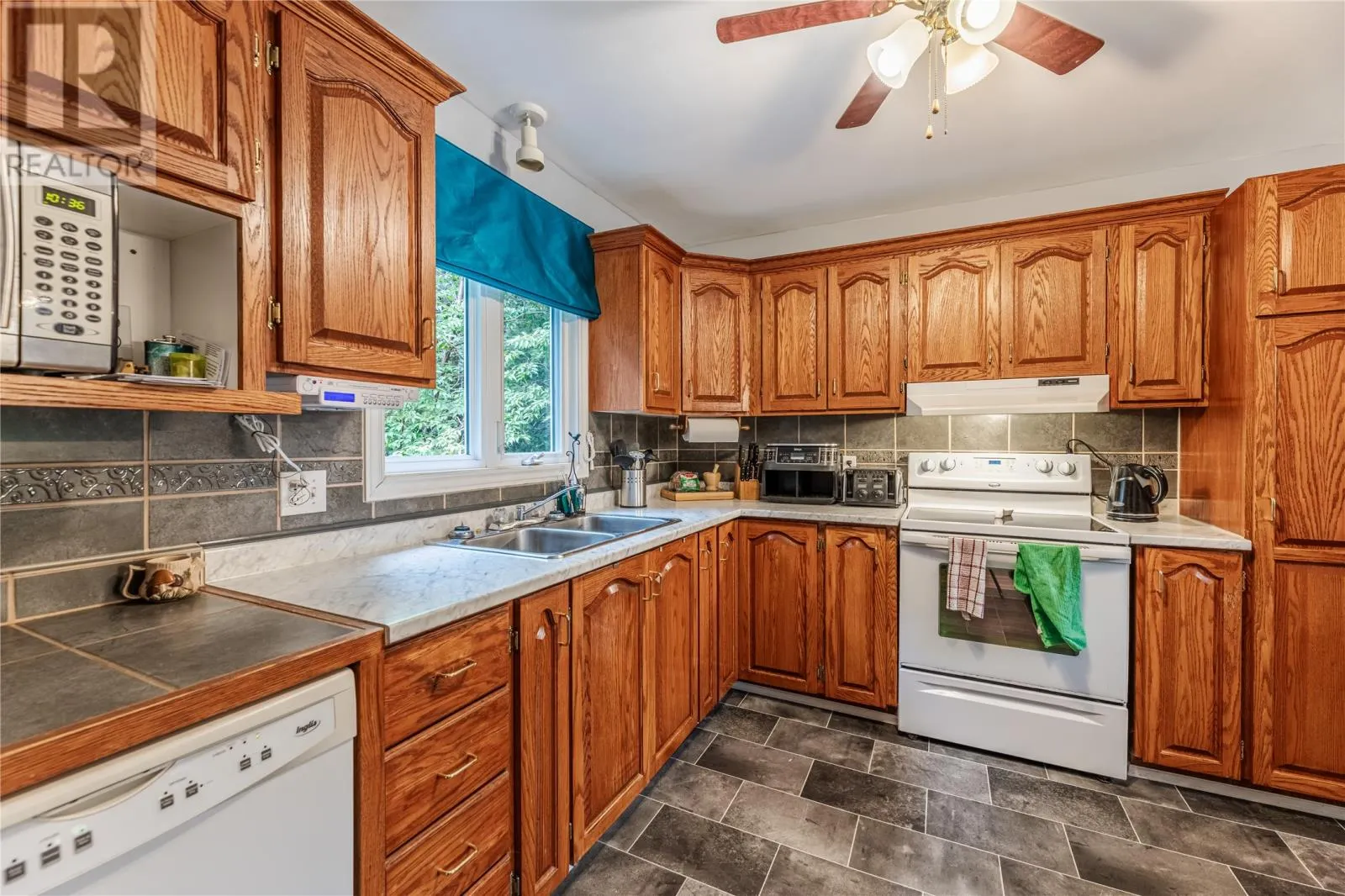 122 Lawrence Pond Road W