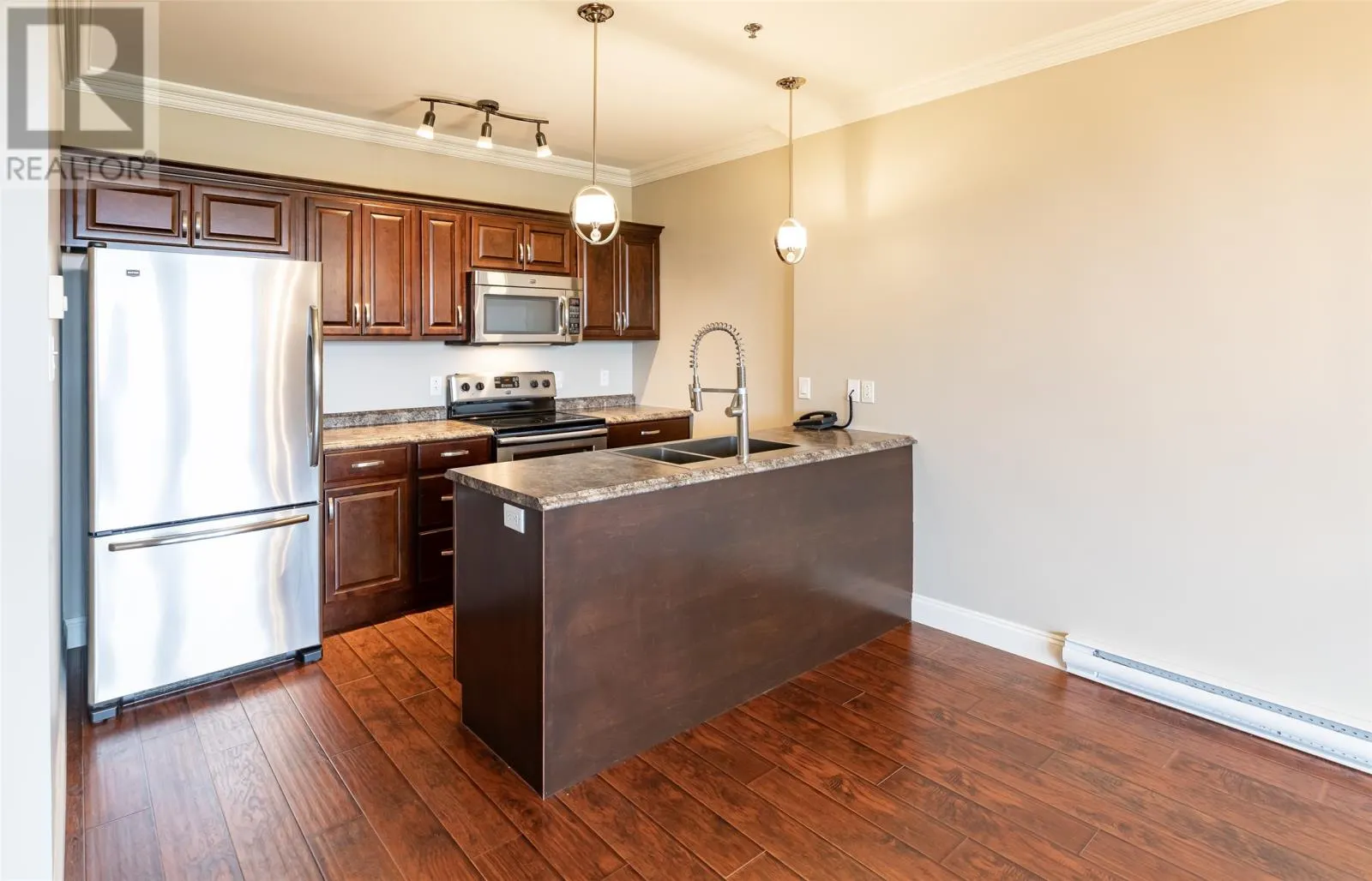 60 Margaret's Place Unit#402, #402