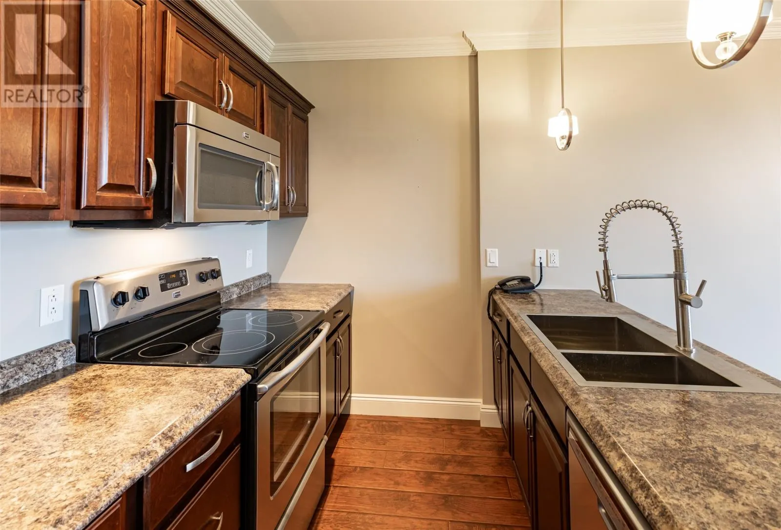 60 Margaret's Place Unit#402, #402
