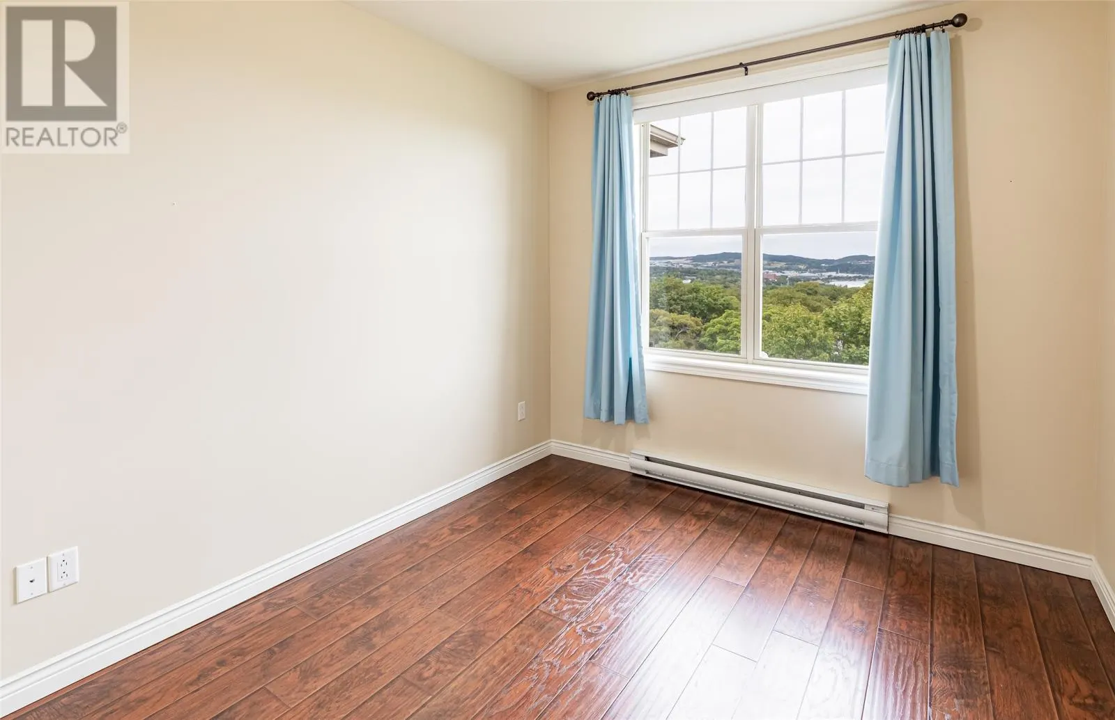 60 Margaret's Place Unit#402, #402
