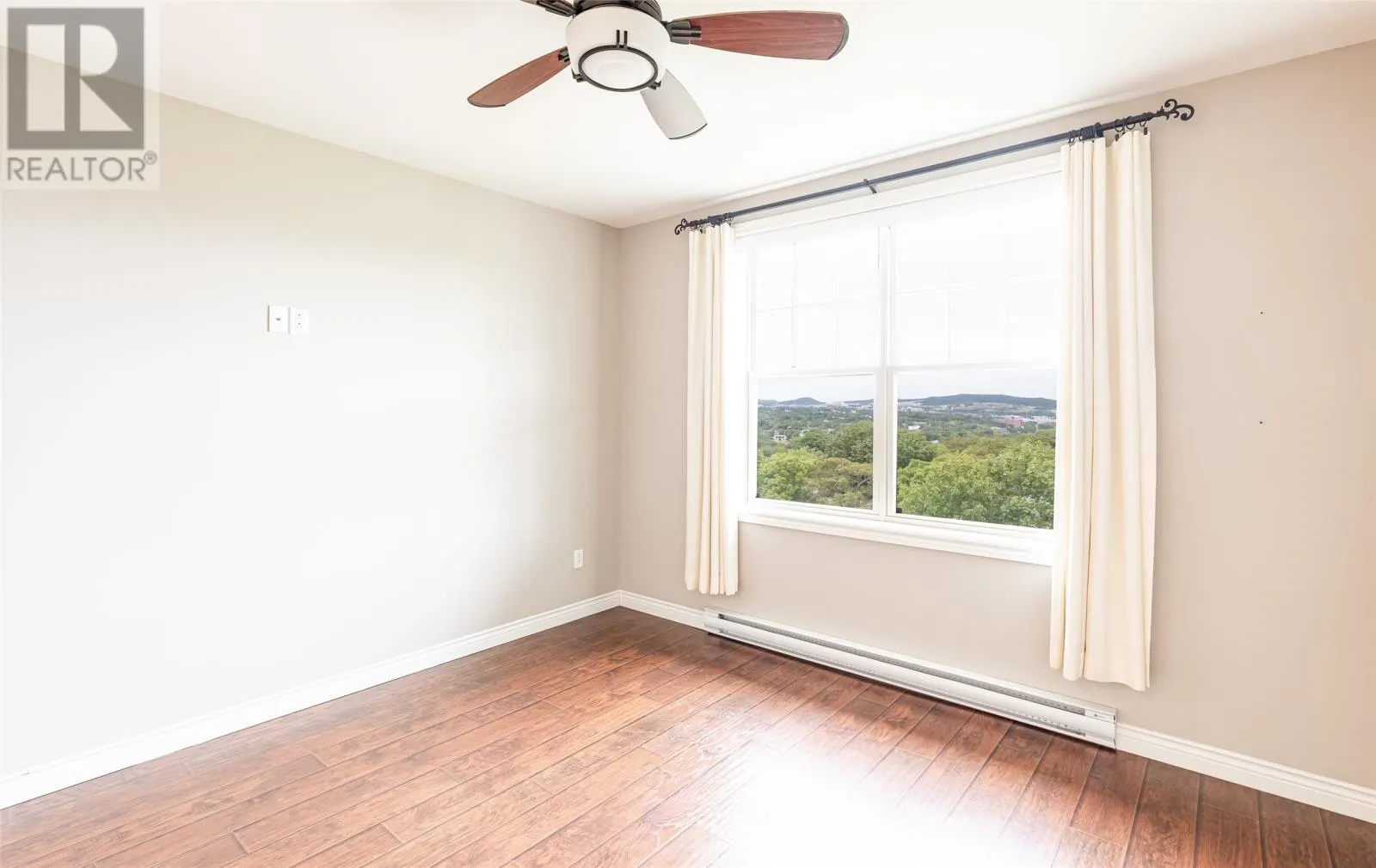 60 Margaret's Place Unit#402, #402