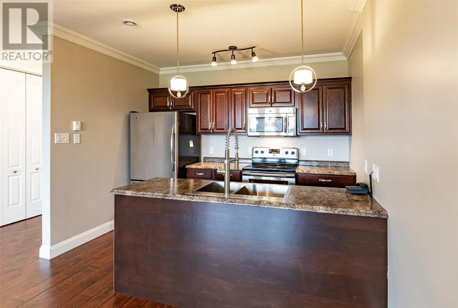 60 Margaret's Place Unit#402, #402