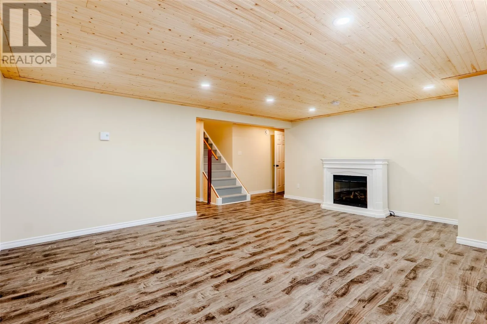 2 Willoughby Drive