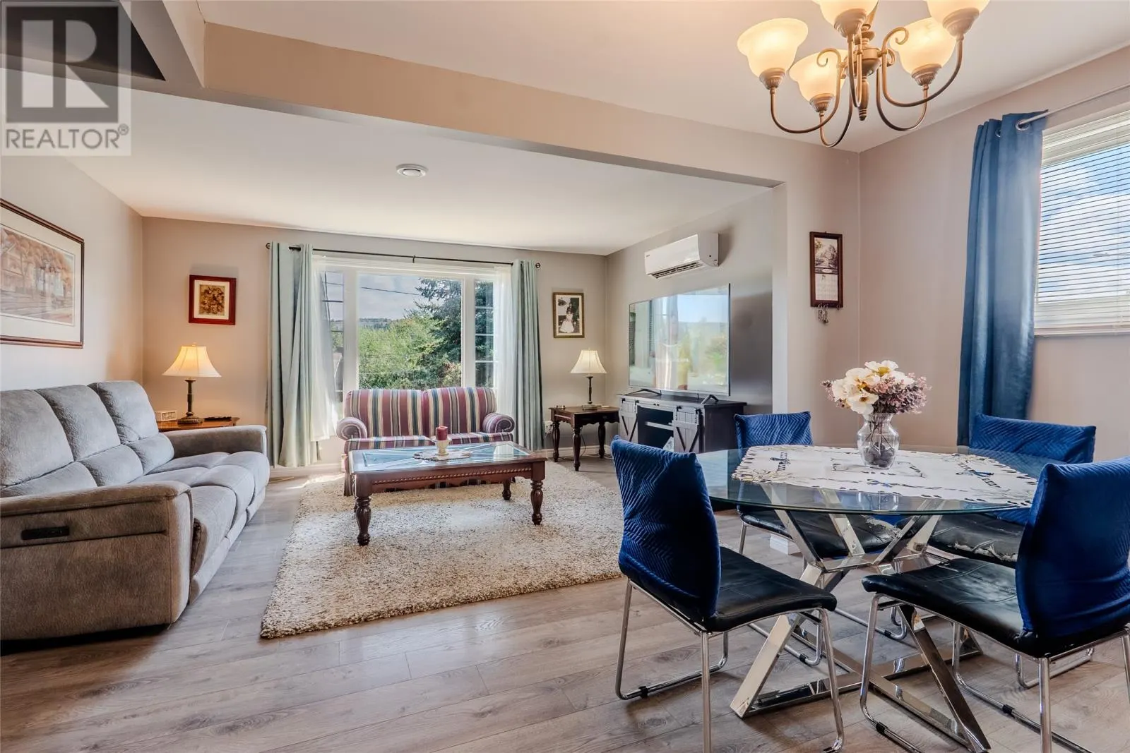 2 Willoughby Drive