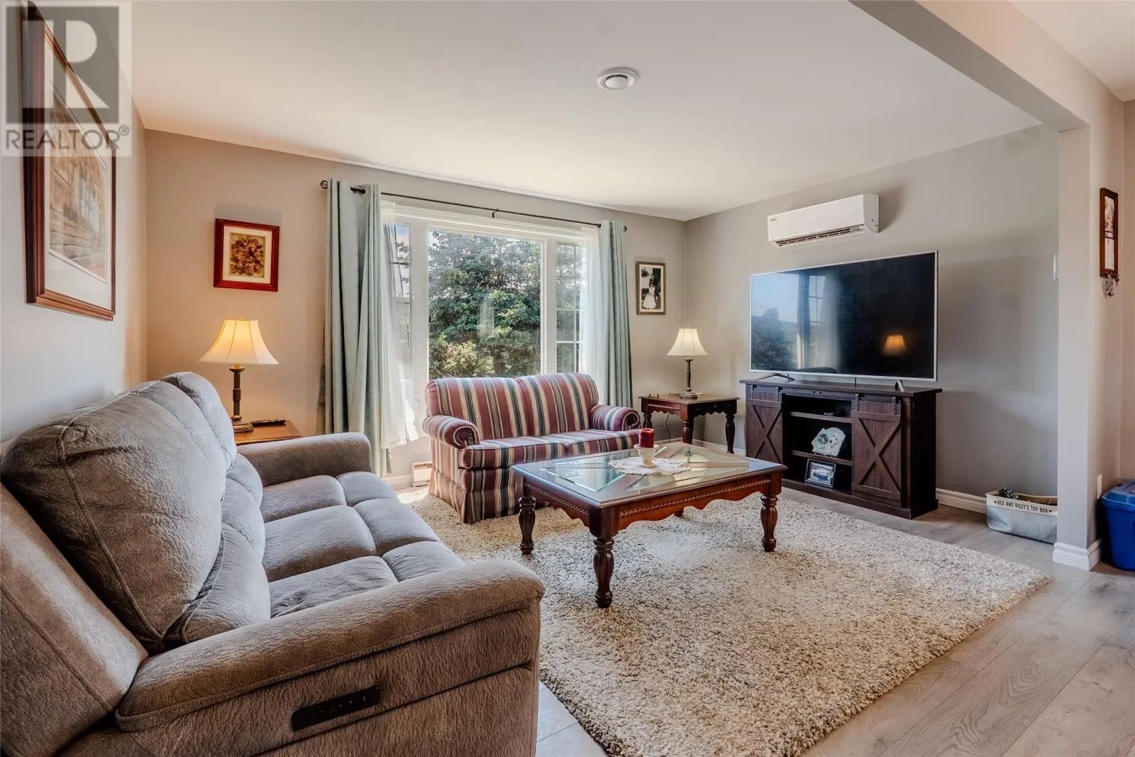 2 Willoughby Drive
