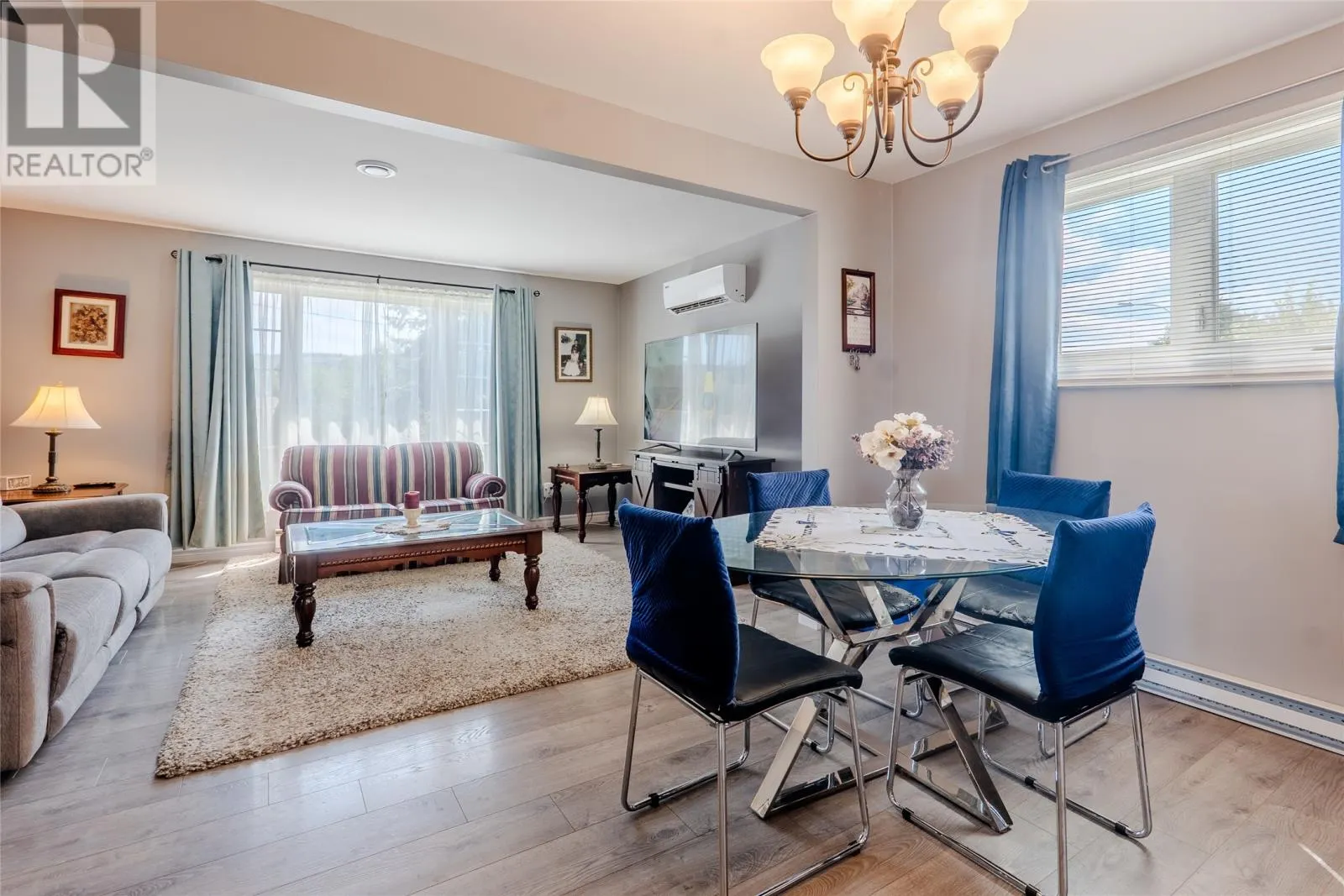 2 Willoughby Drive