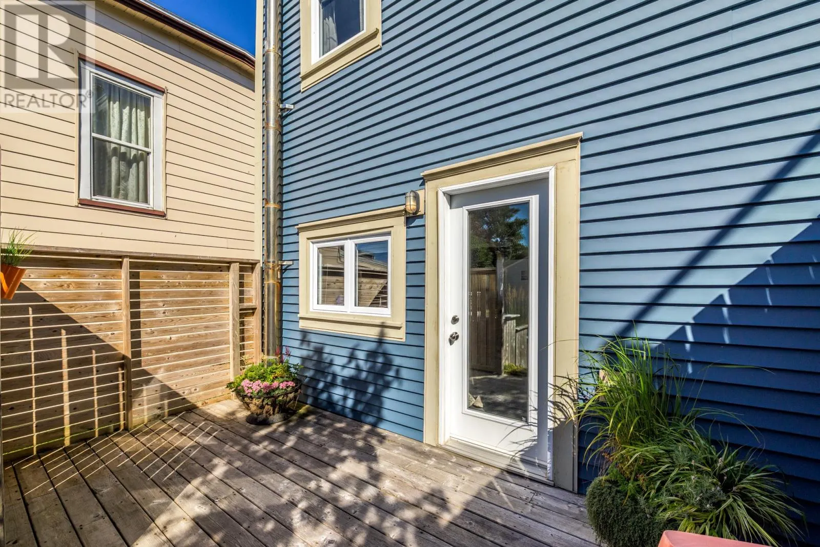 24 Signal Hill Road