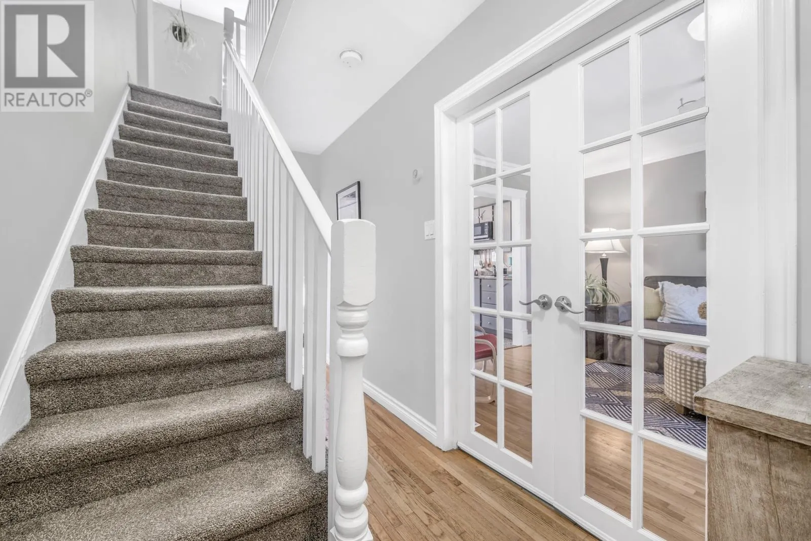 24 Signal Hill Road