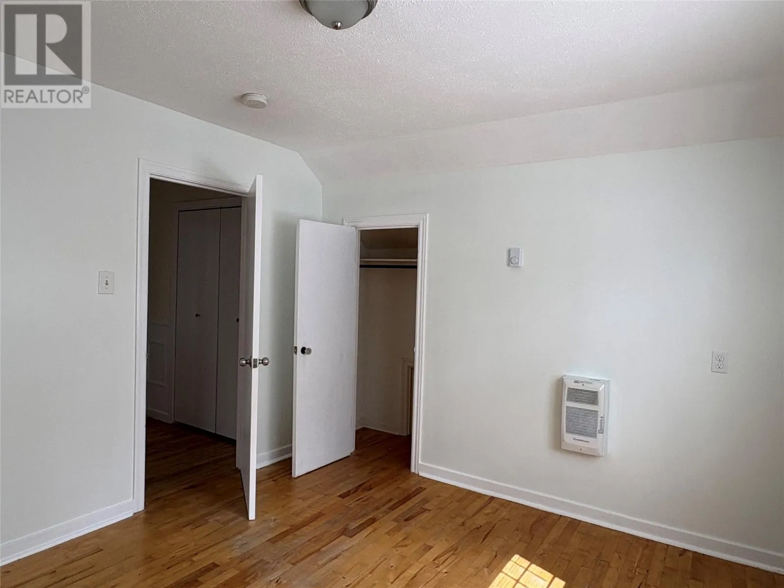 2 Pleasant Avenue