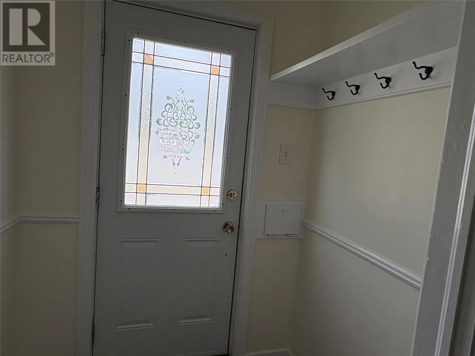 2 Pleasant Avenue