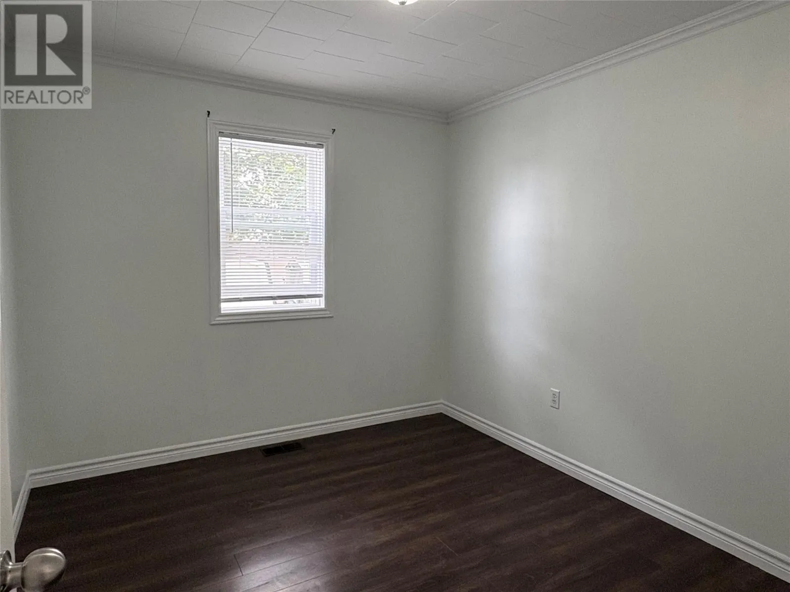 2 Pleasant Avenue