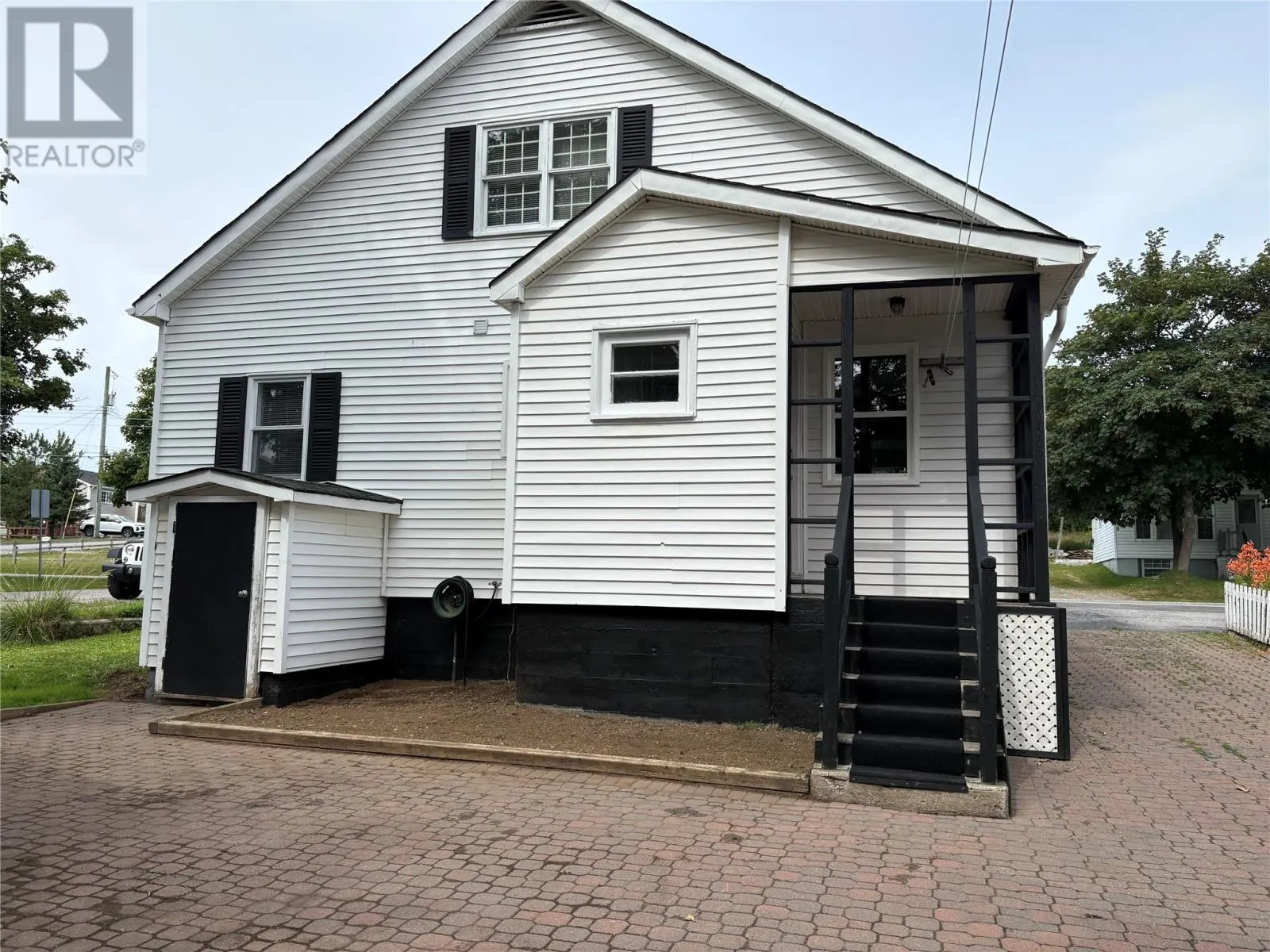 2 Pleasant Avenue