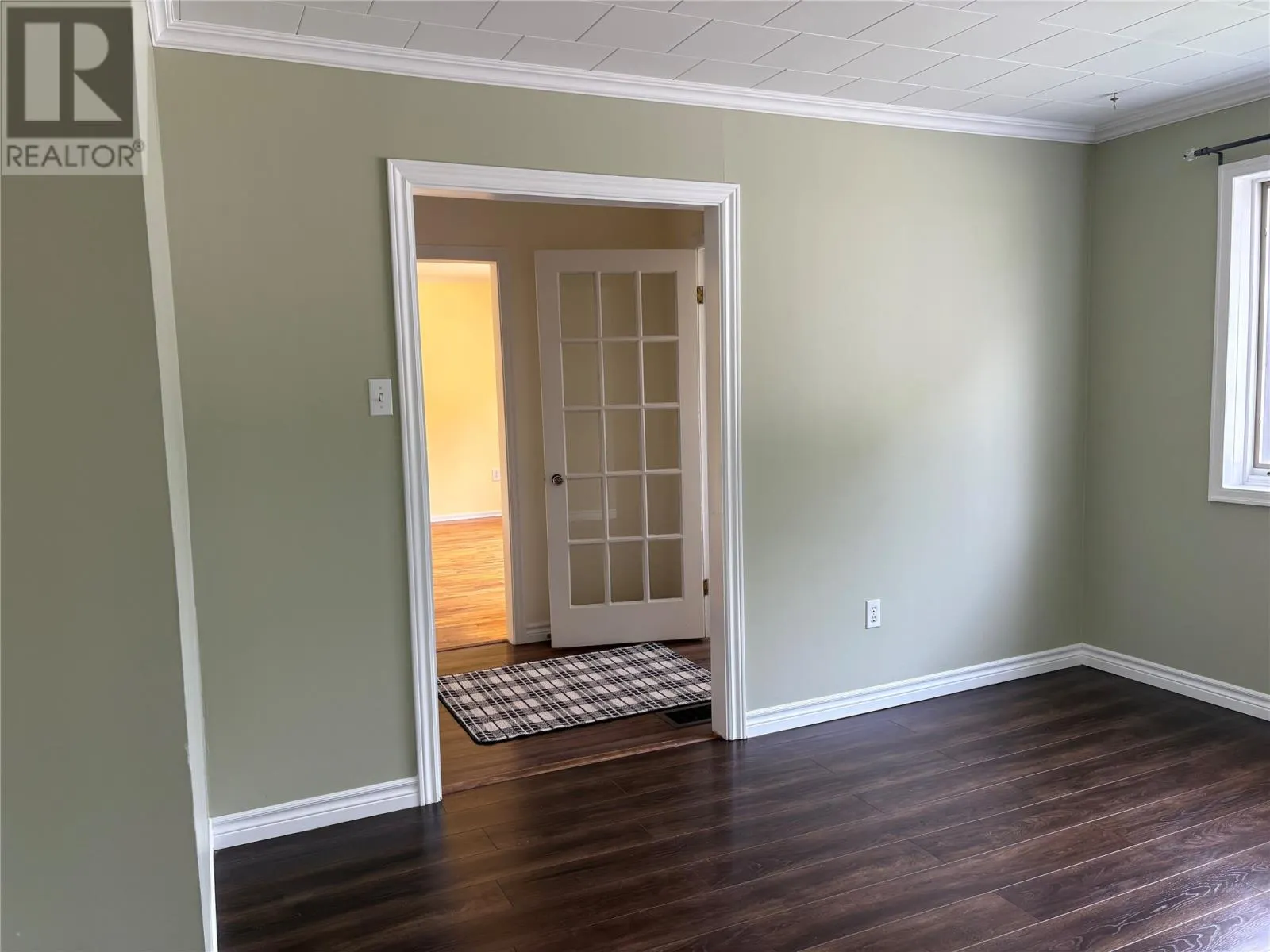 2 Pleasant Avenue
