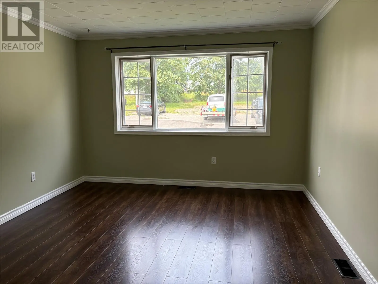2 Pleasant Avenue