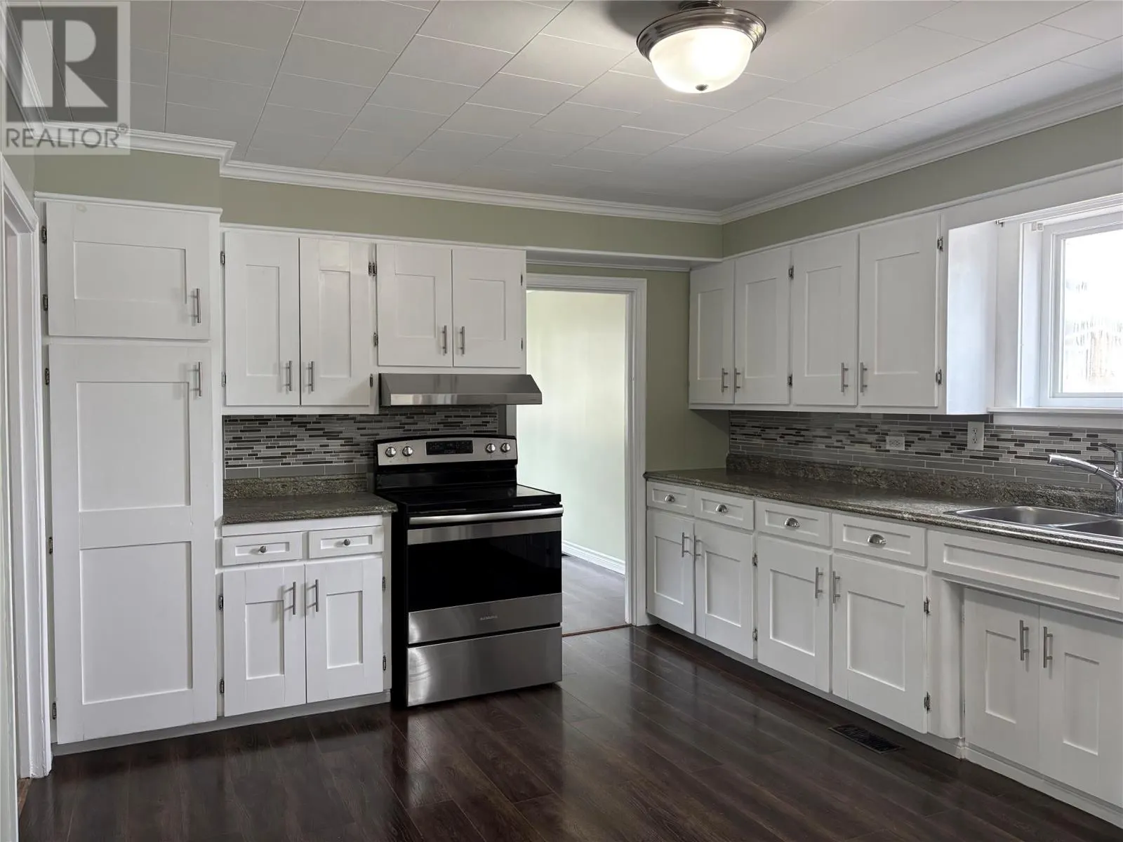 2 Pleasant Avenue