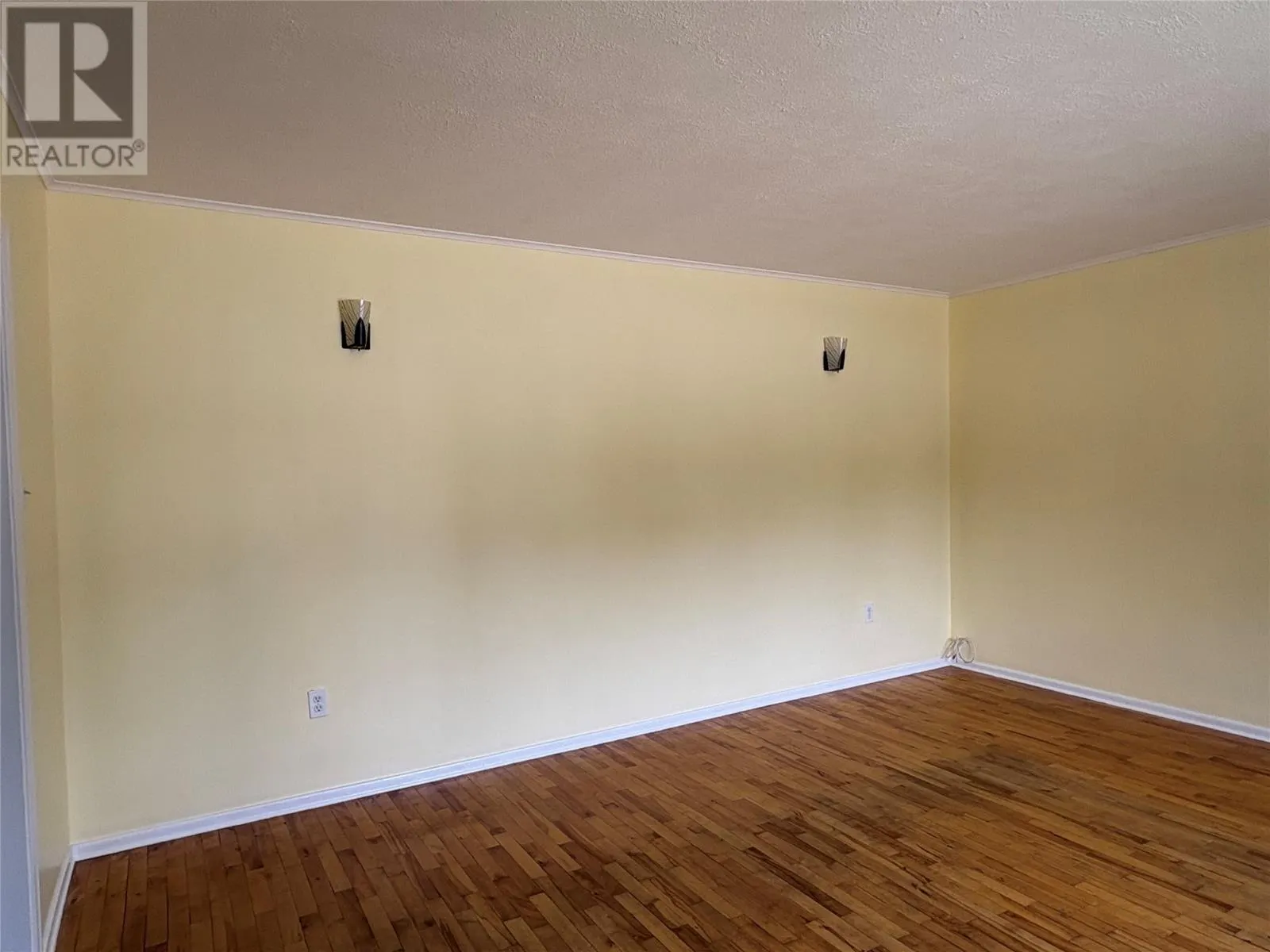 2 Pleasant Avenue