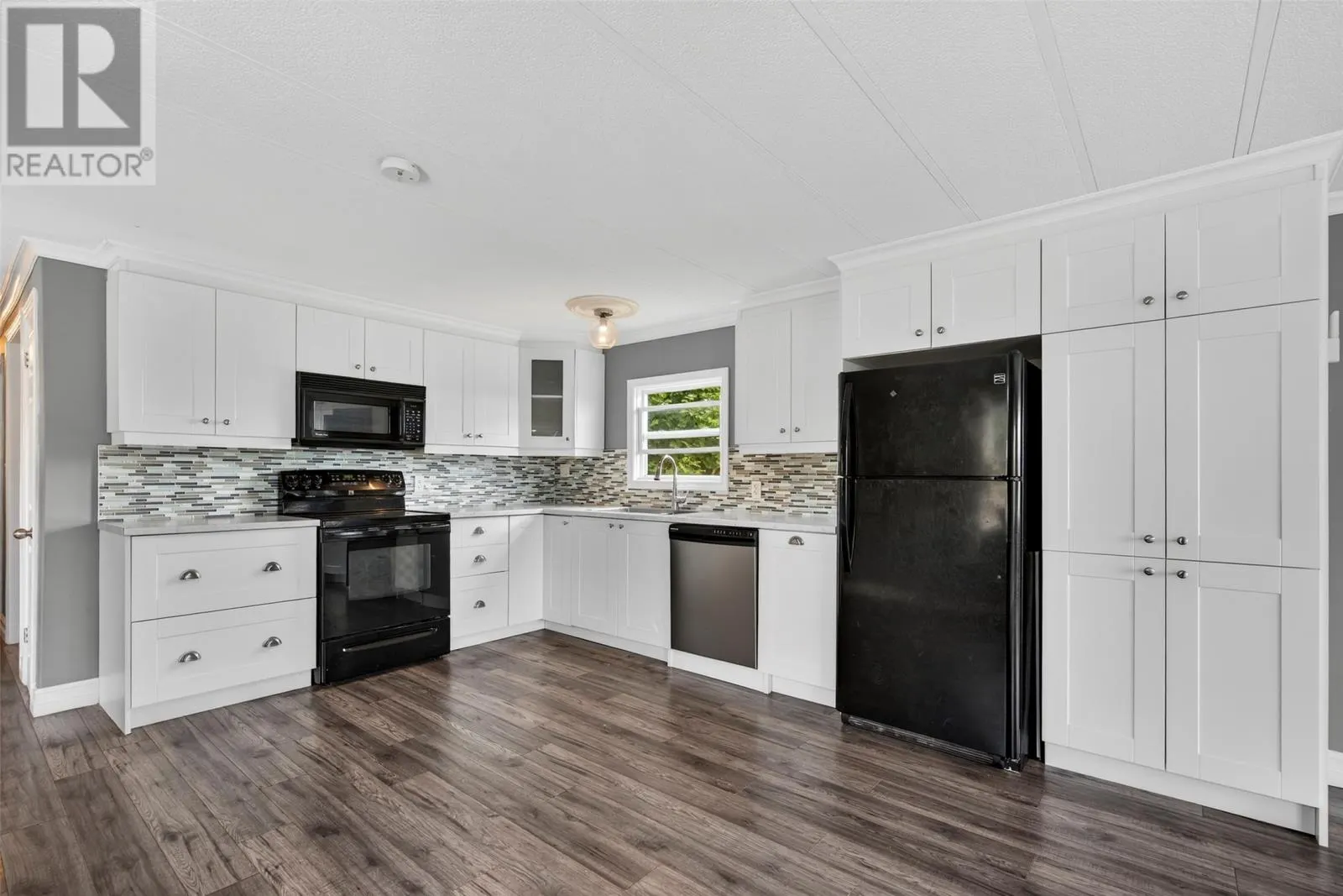 2 Viking Place