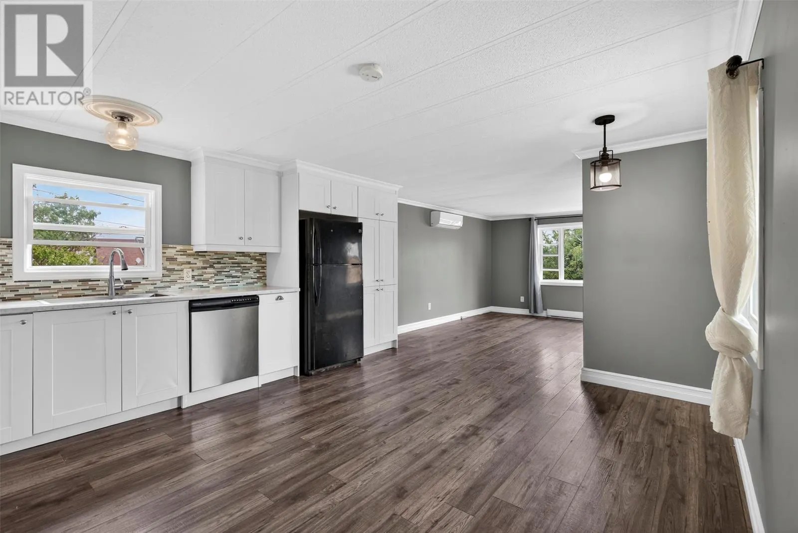 2 Viking Place