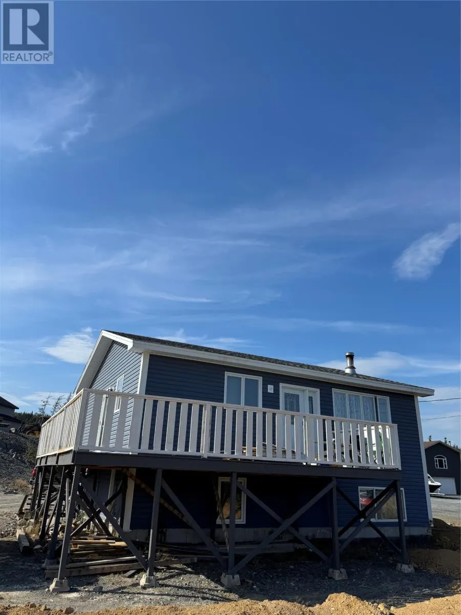 8 Snows Pond Road