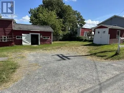 16 Quaters Lane