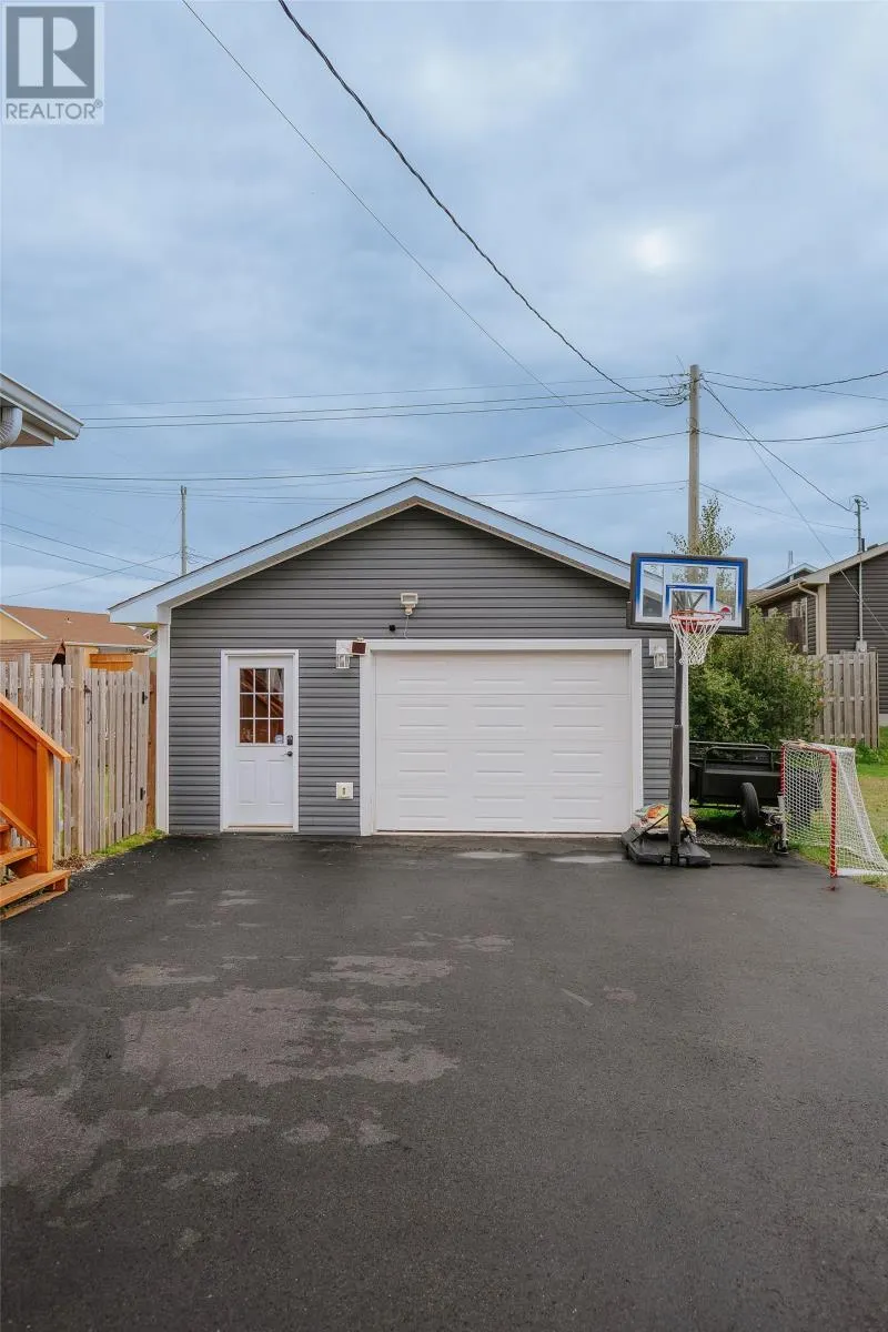 8 Mitchell Street