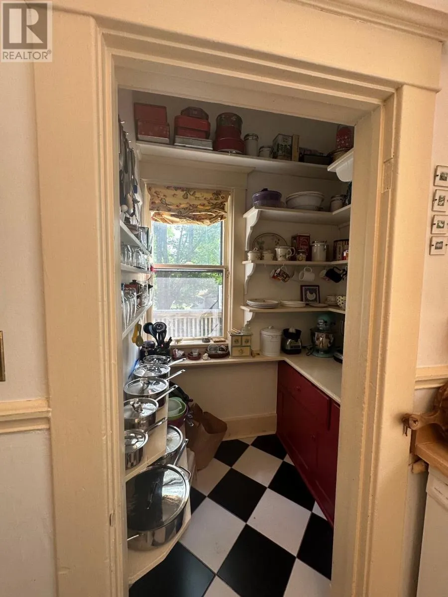 36 Rennies Mill Road