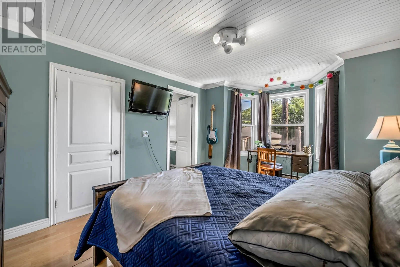 5 Mount Royal Avenue