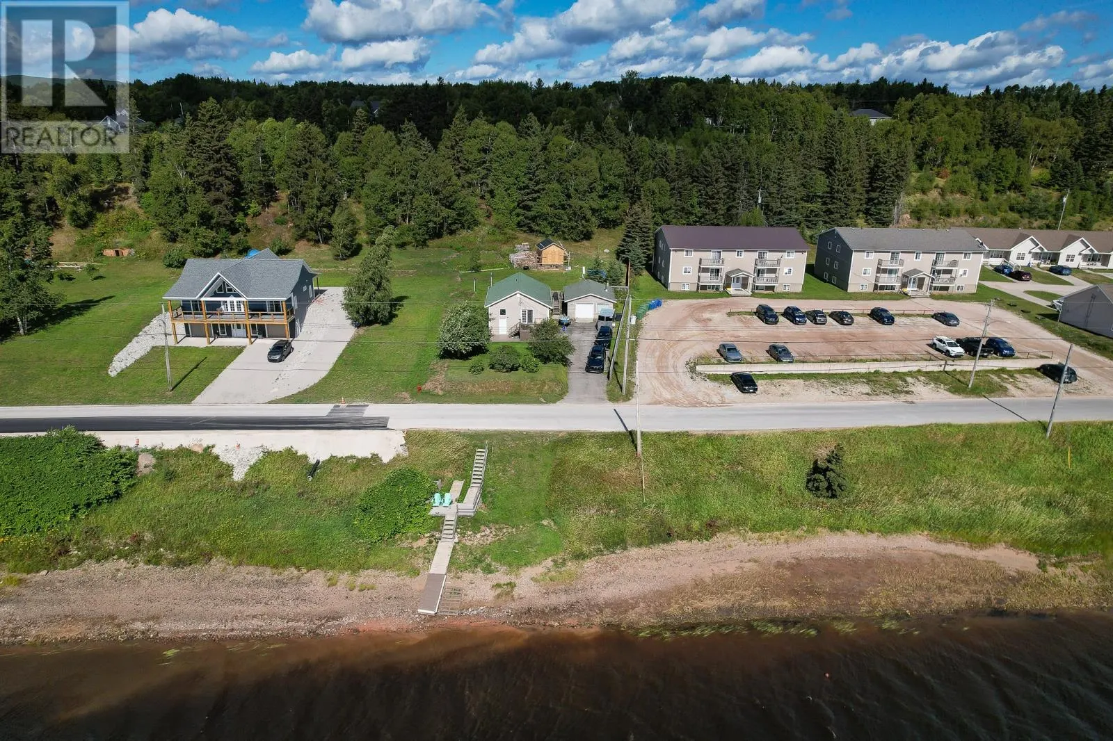 60 Riverbank Road