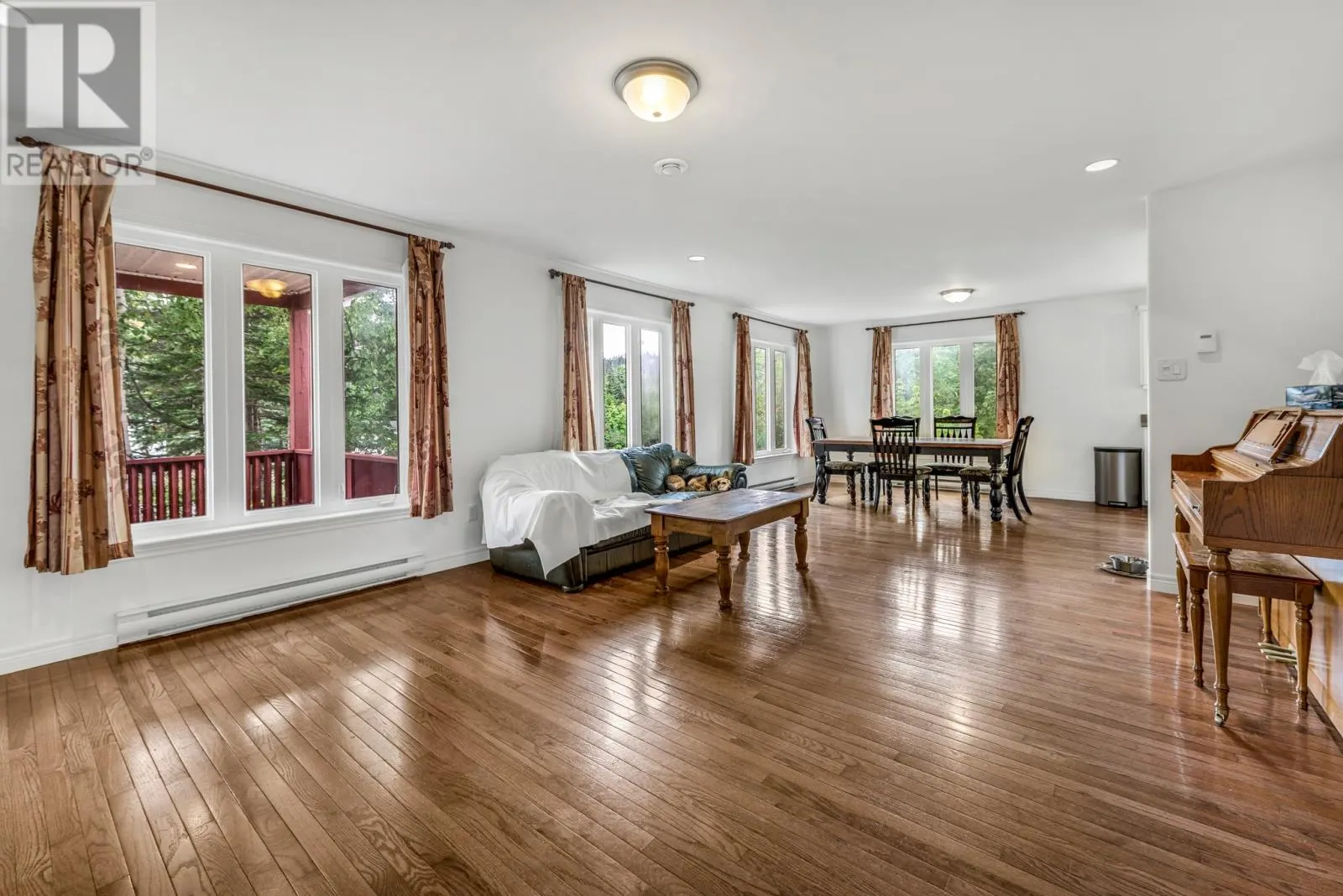 15 Churchills Road