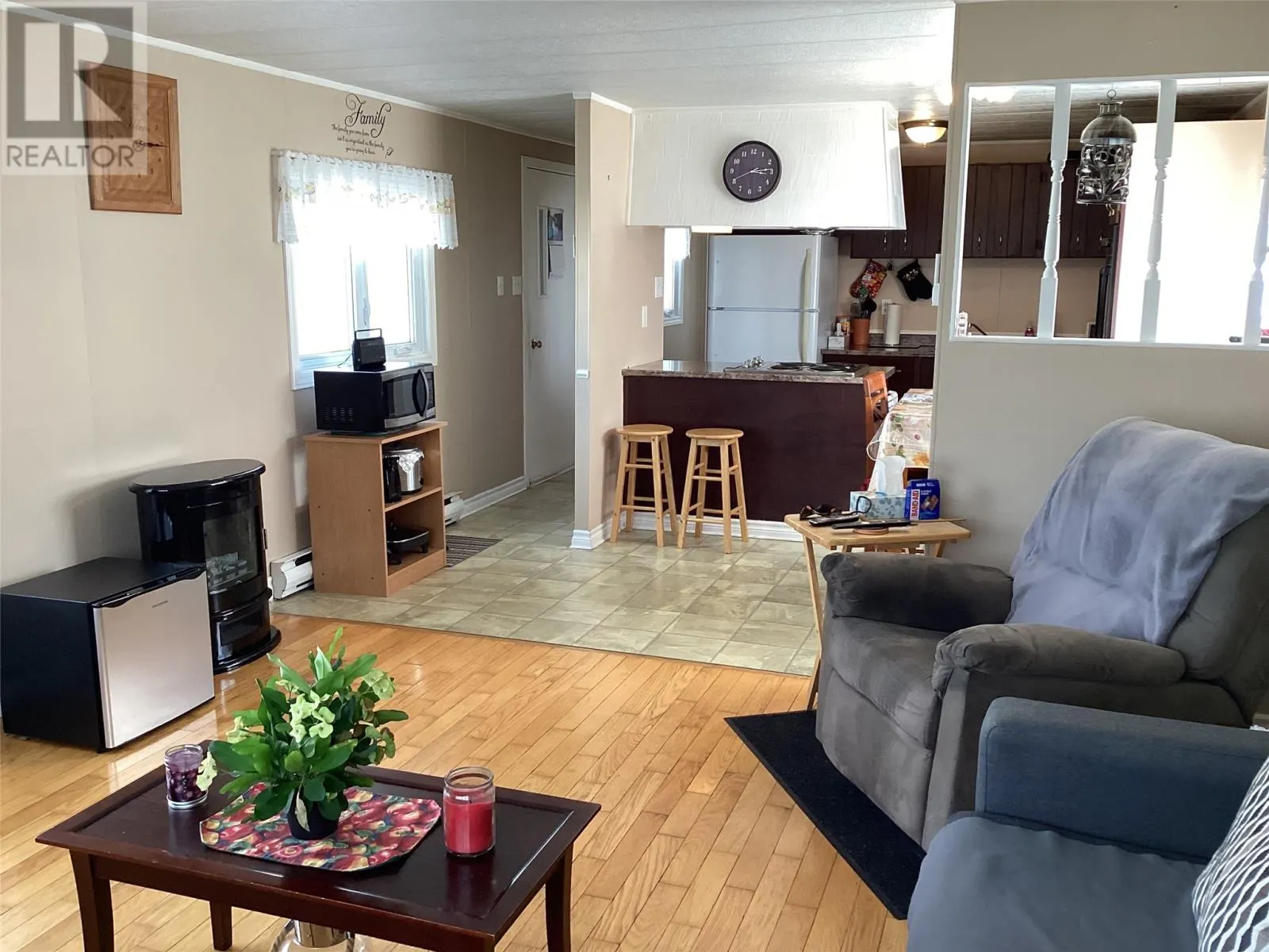 46 Meadowbrook Drive