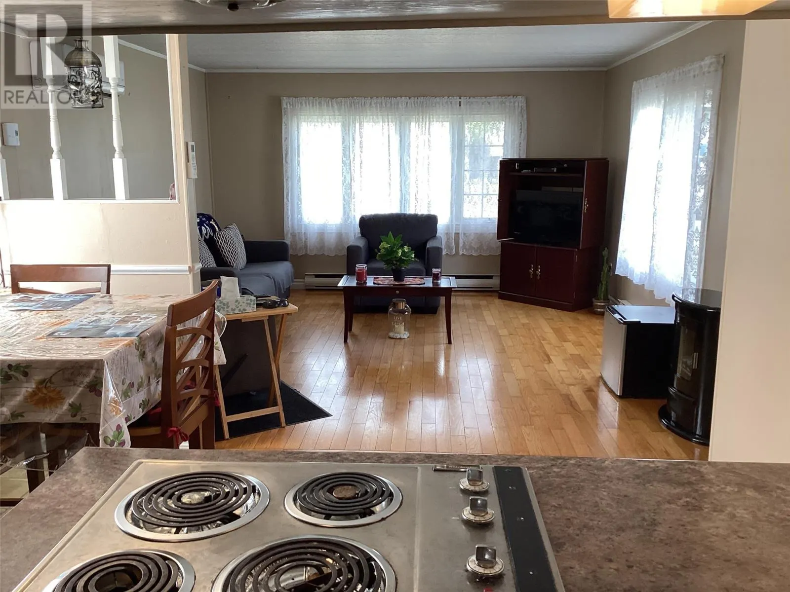 46 Meadowbrook Drive