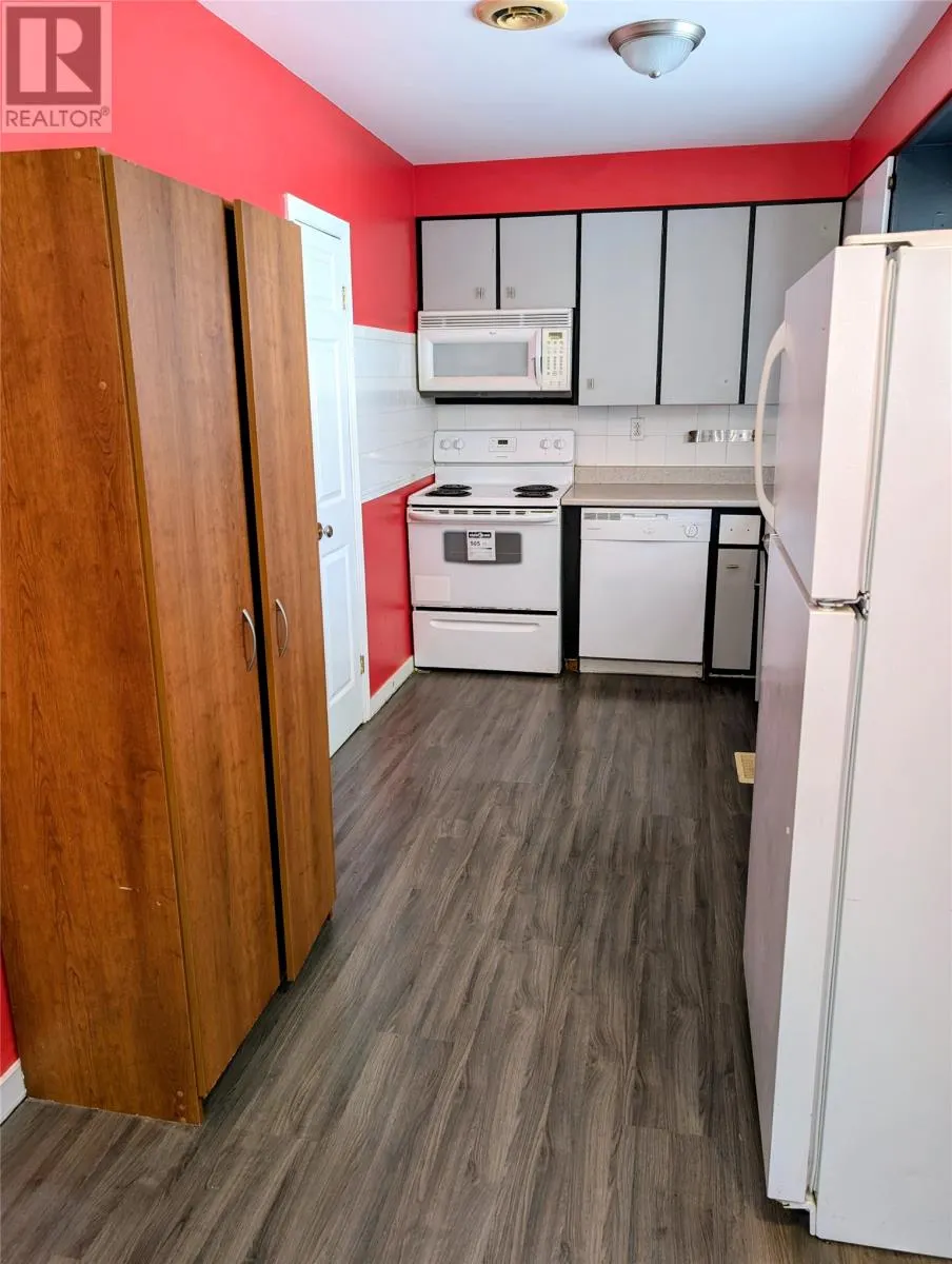 5 Groves Place