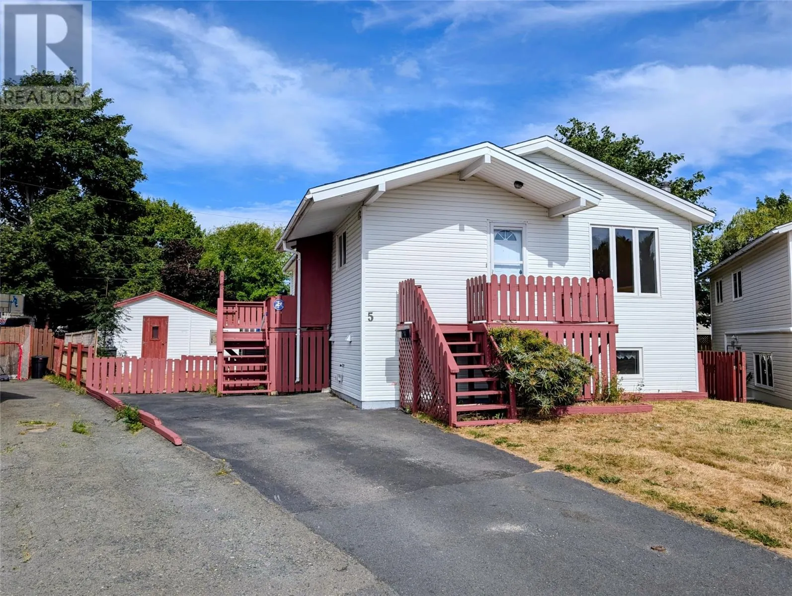 5 Groves Place