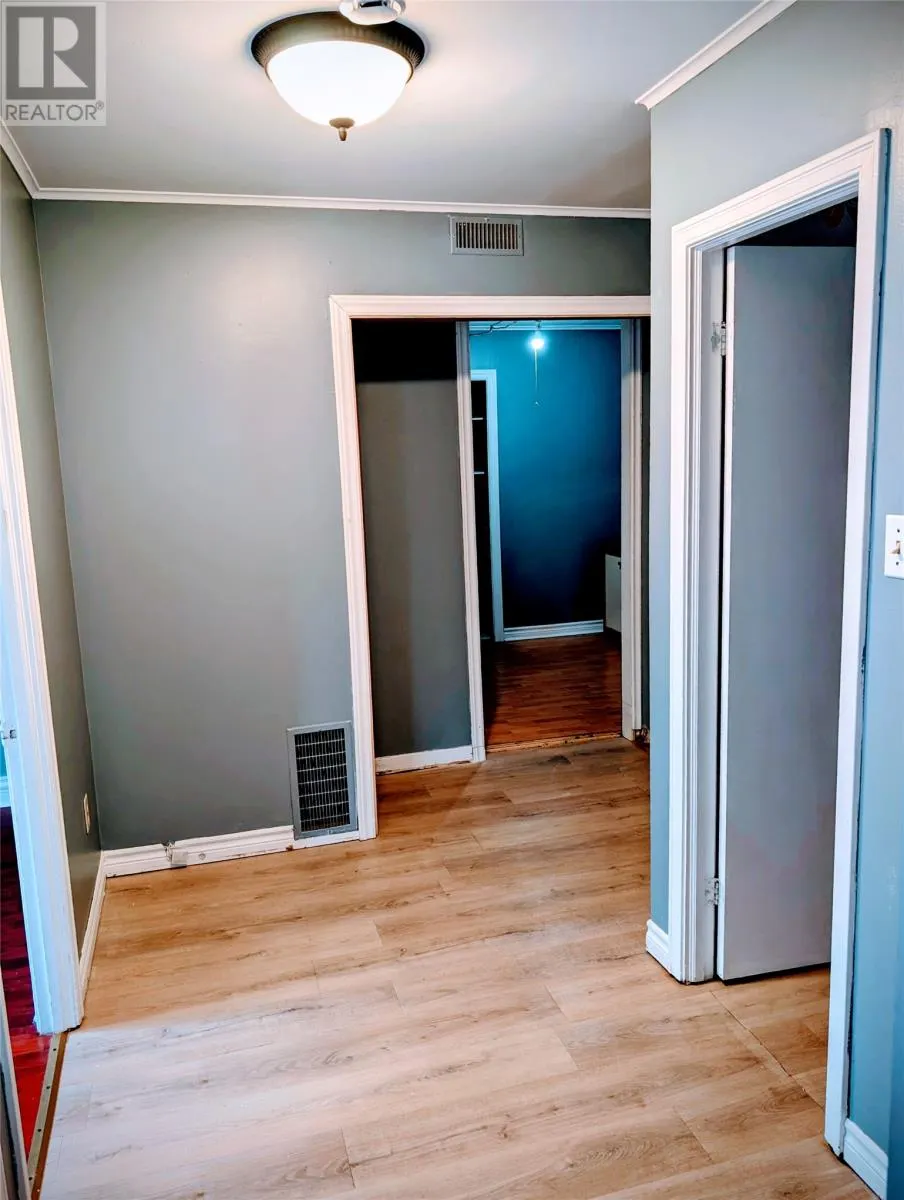 5 Groves Place