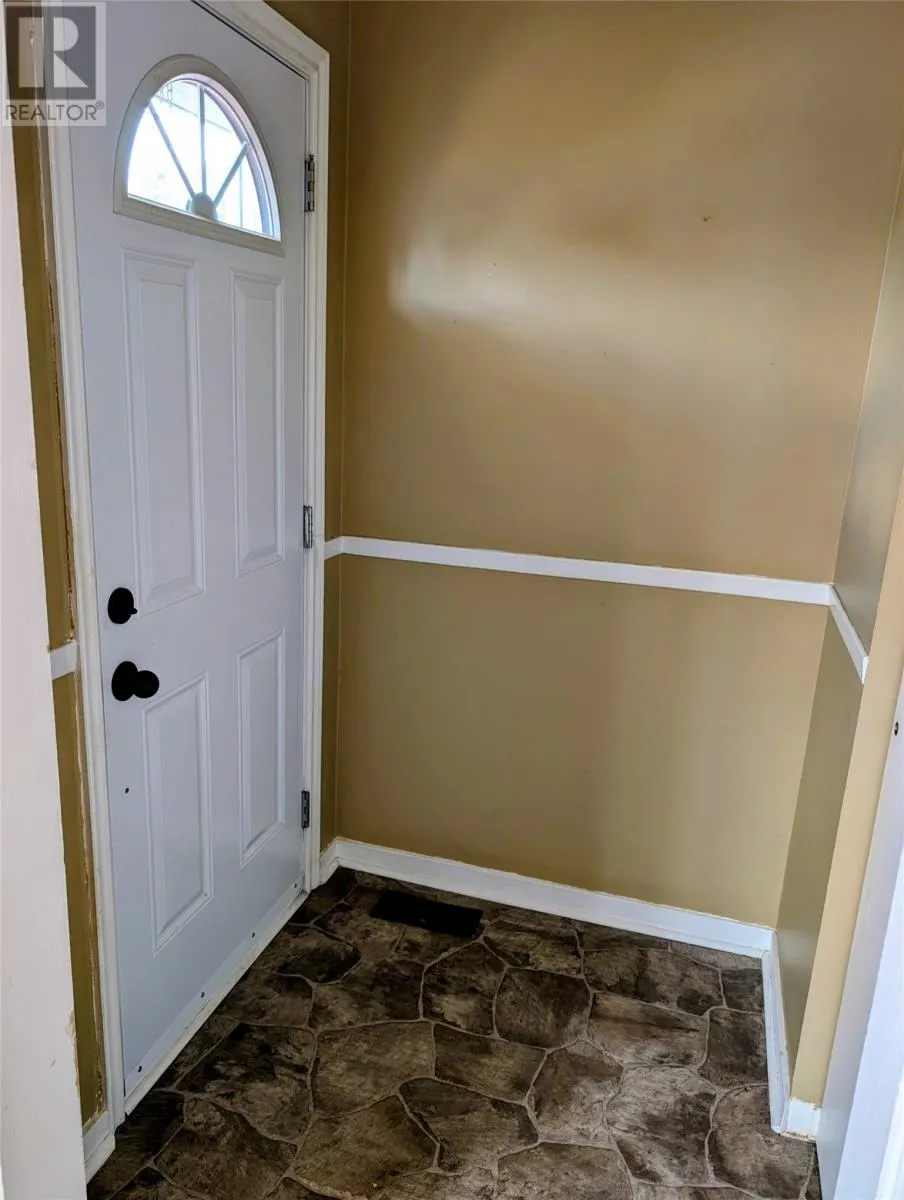 5 Groves Place