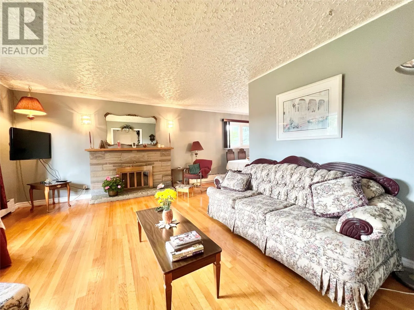 1 Larch Street