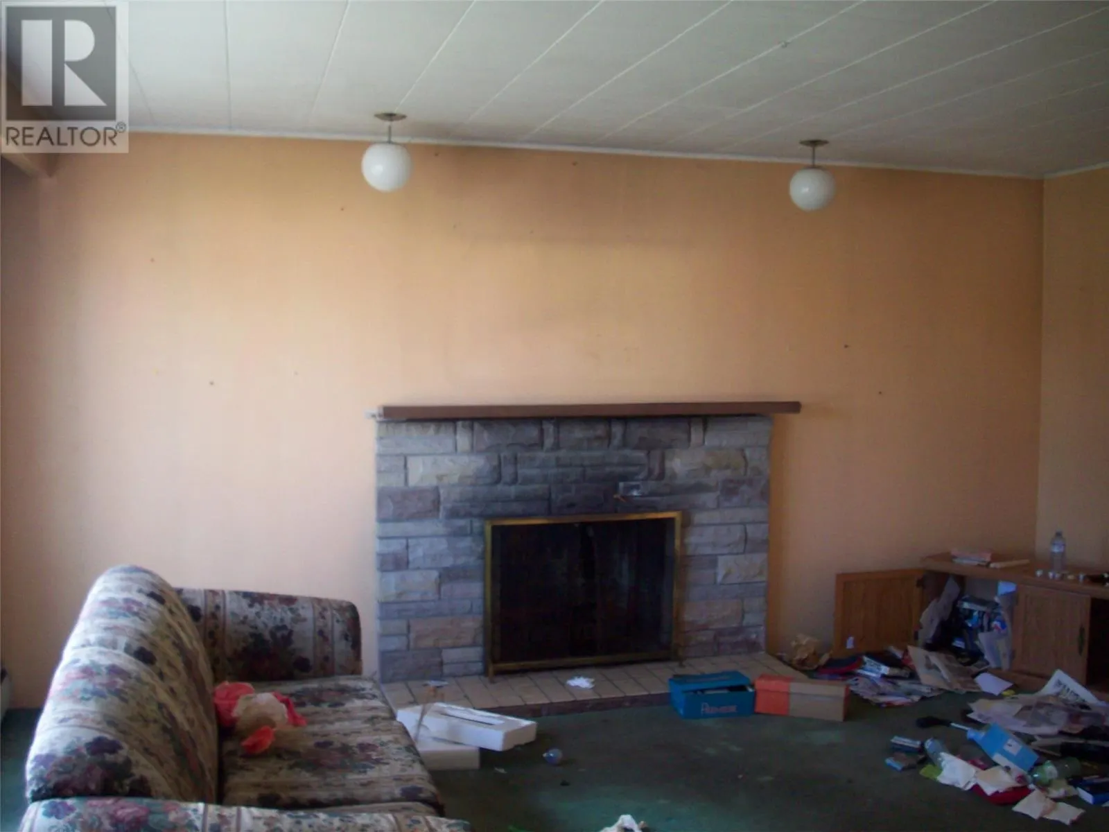 6 Pleasant Street