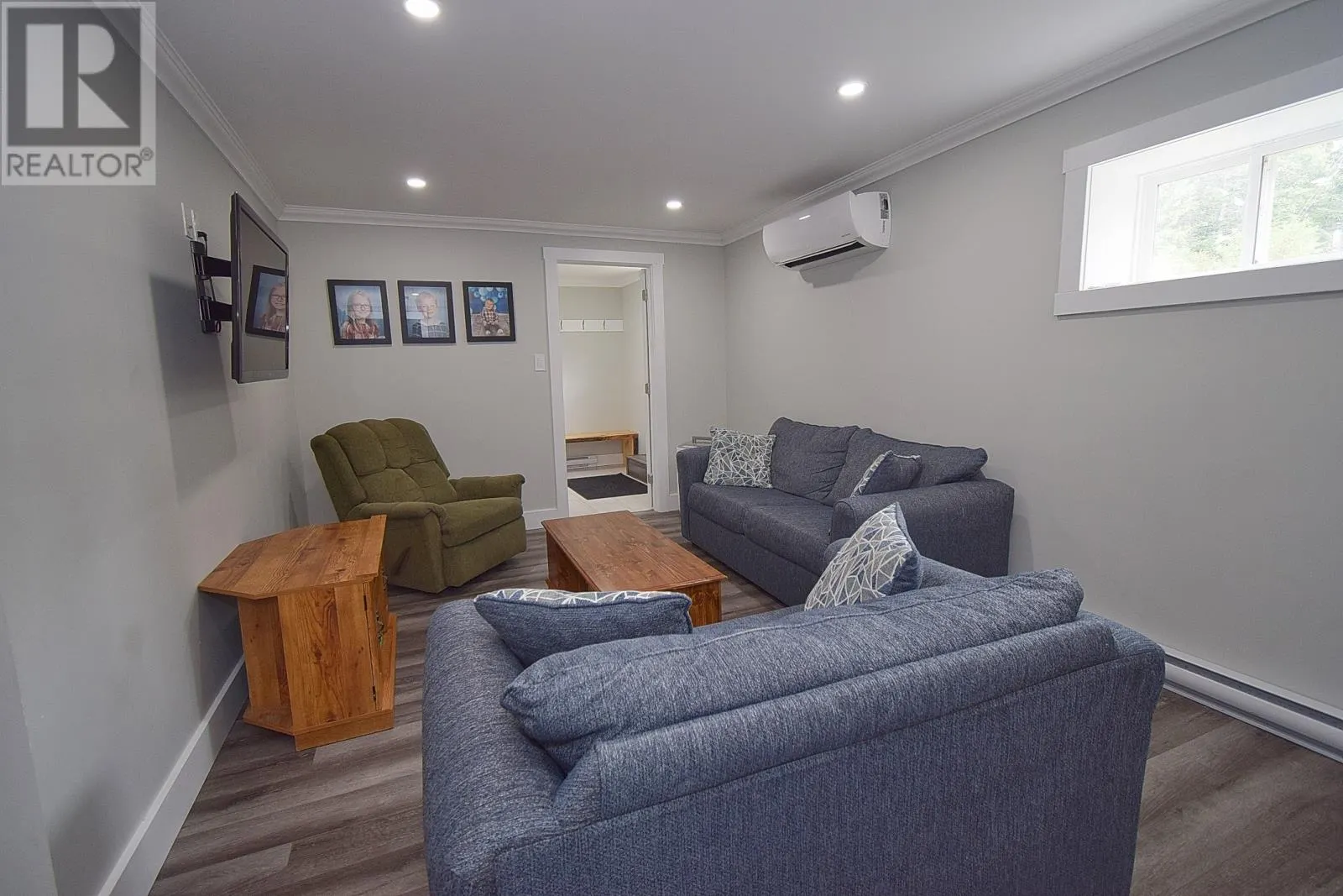 25 Roberts Road S