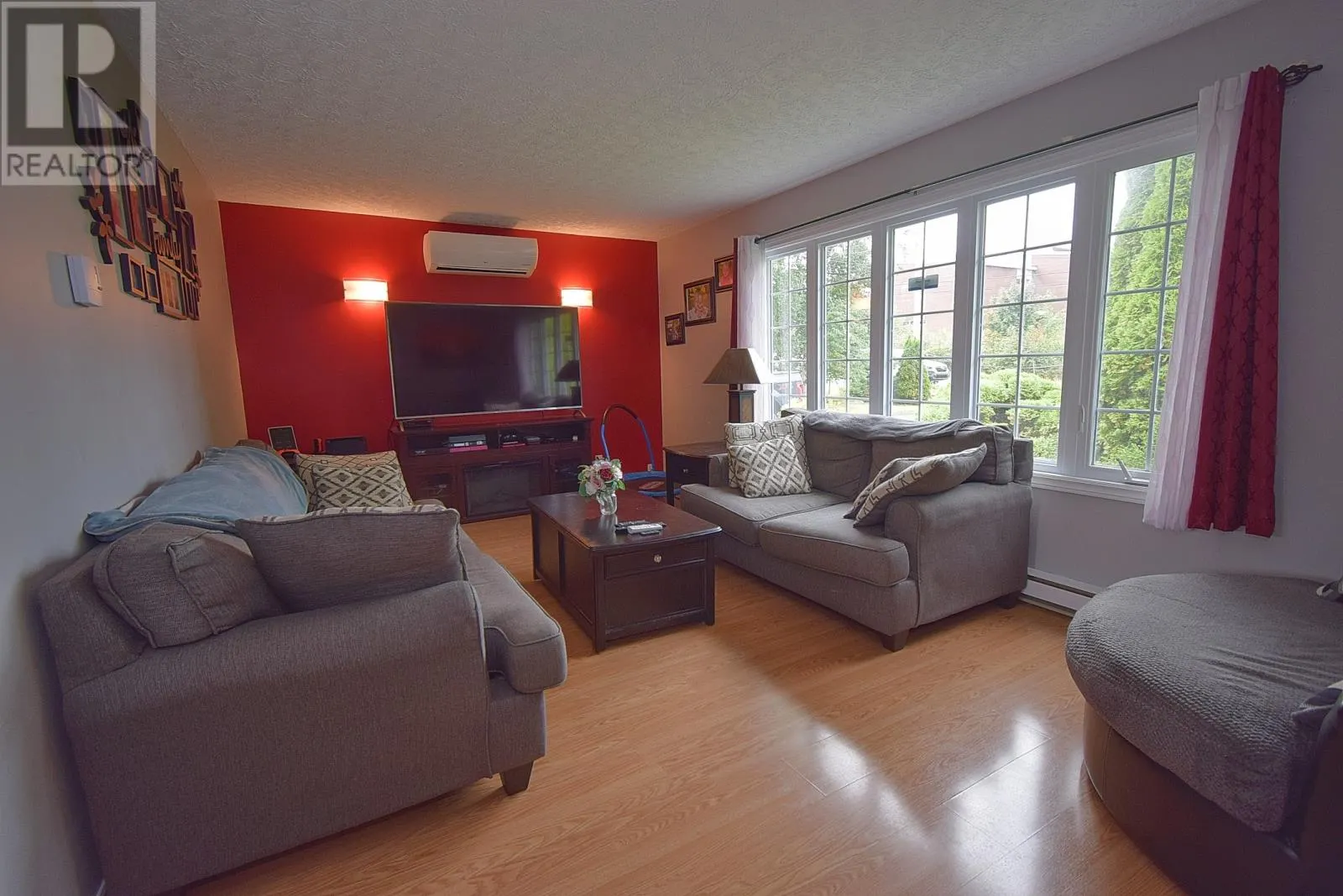 25 Roberts Road S