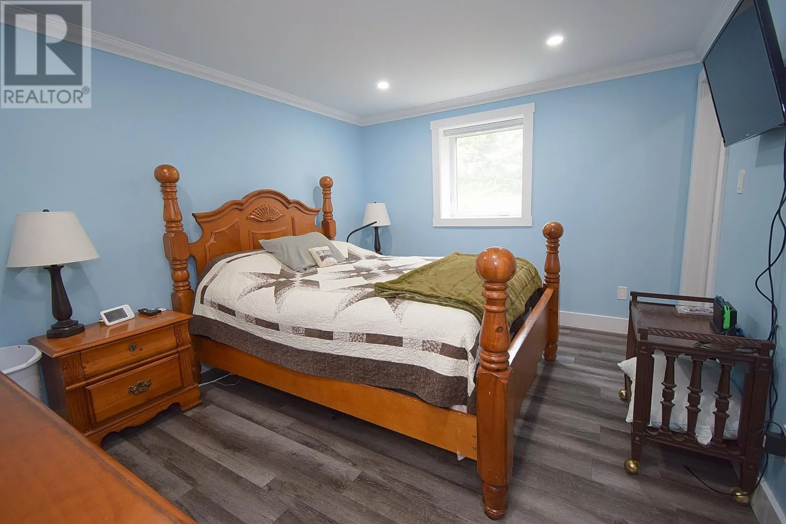 25 Roberts Road S