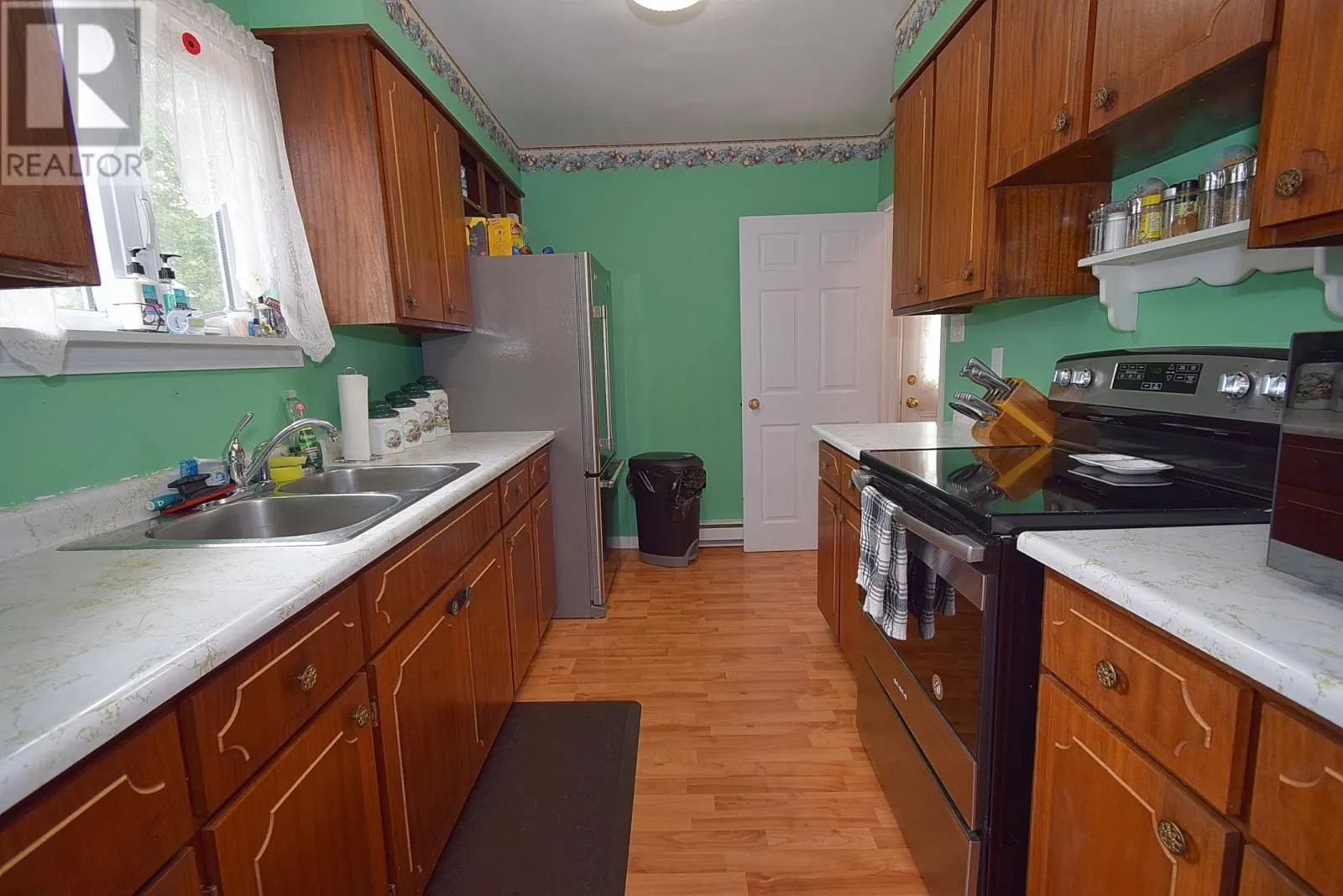 25 Roberts Road S